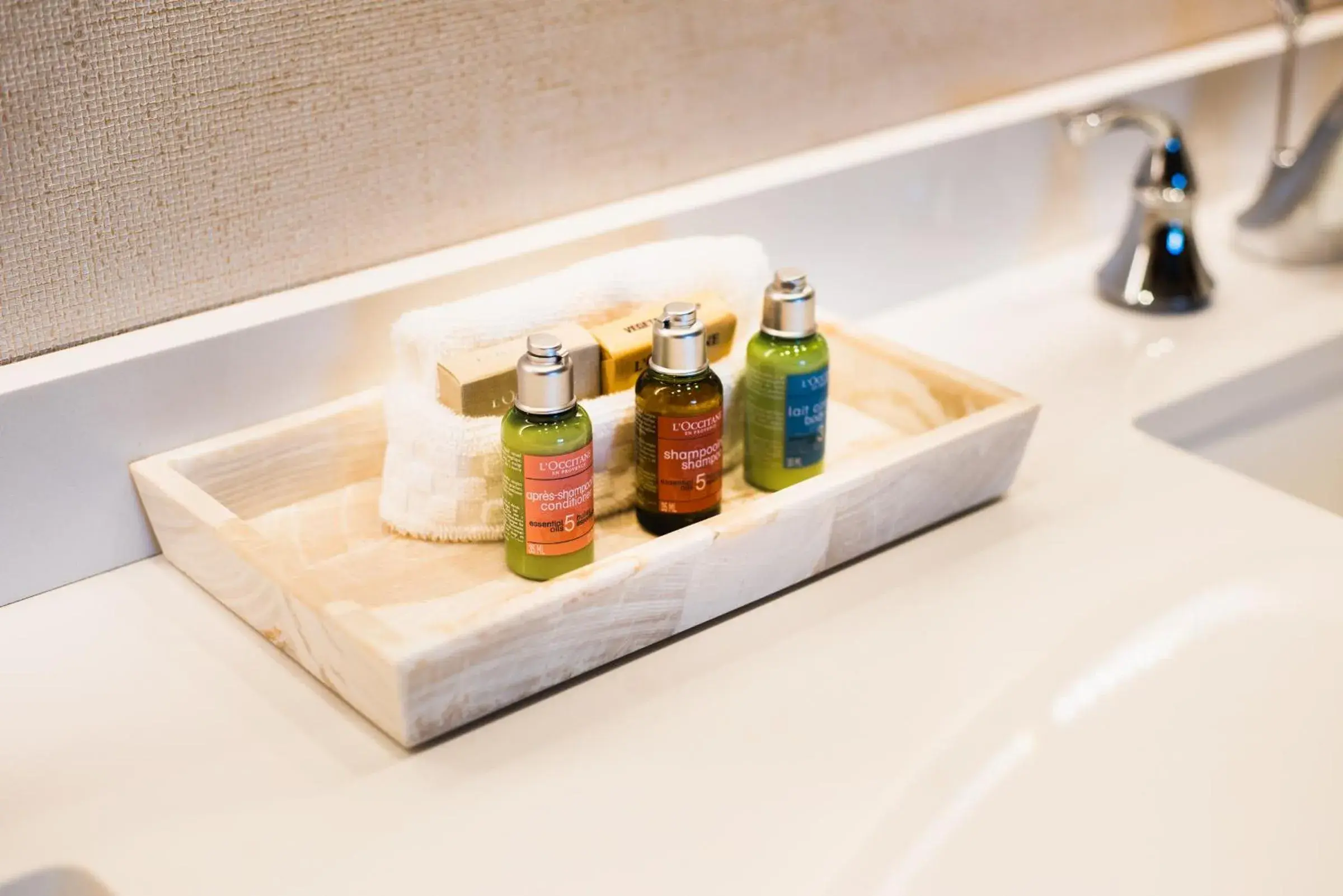 Bathroom in Harbor View Inn Bathroom in Harbor View Inn