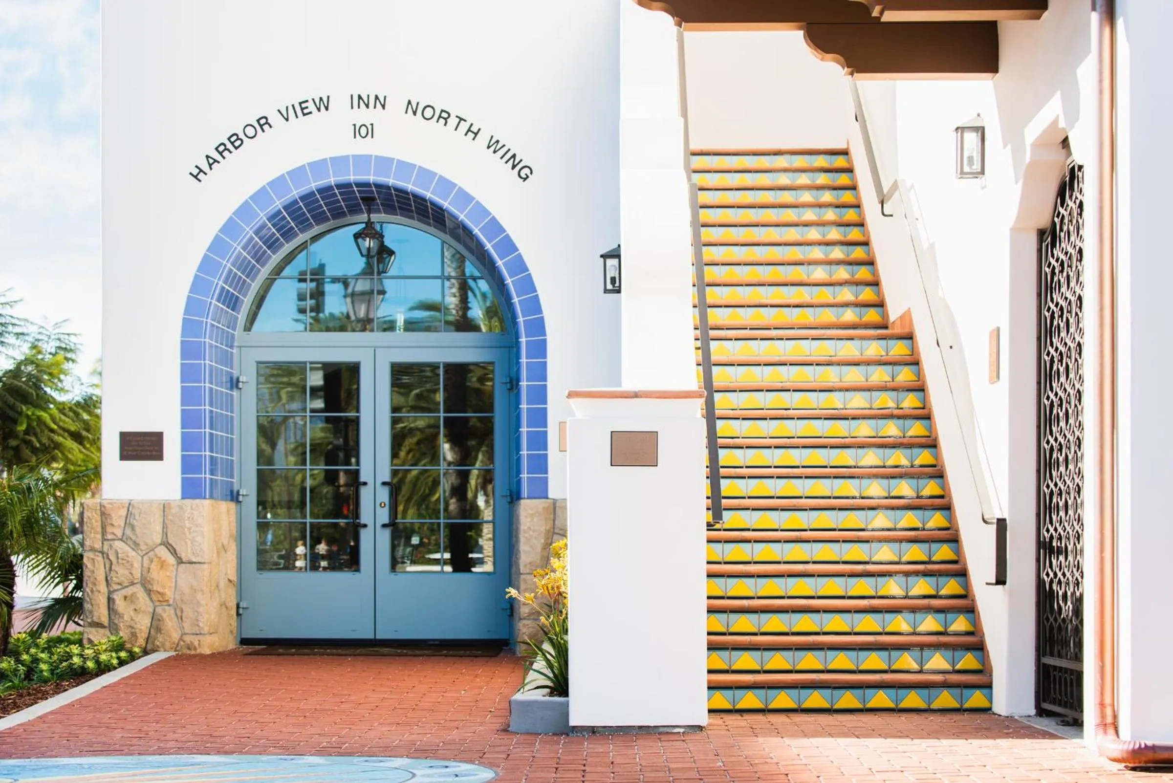 Property building in Harbor View Inn