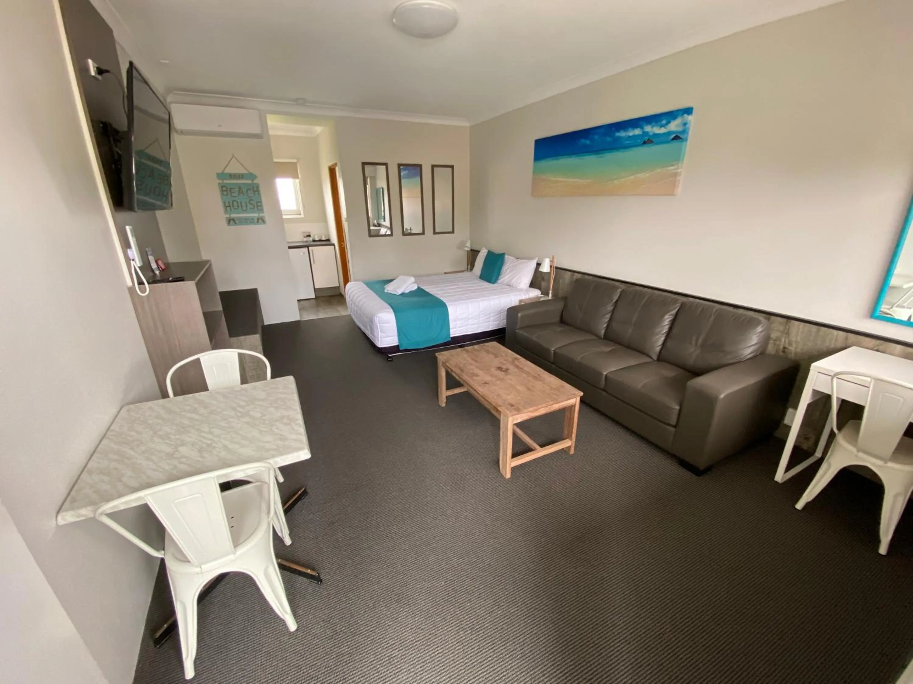 Top of the Town Motor Inn