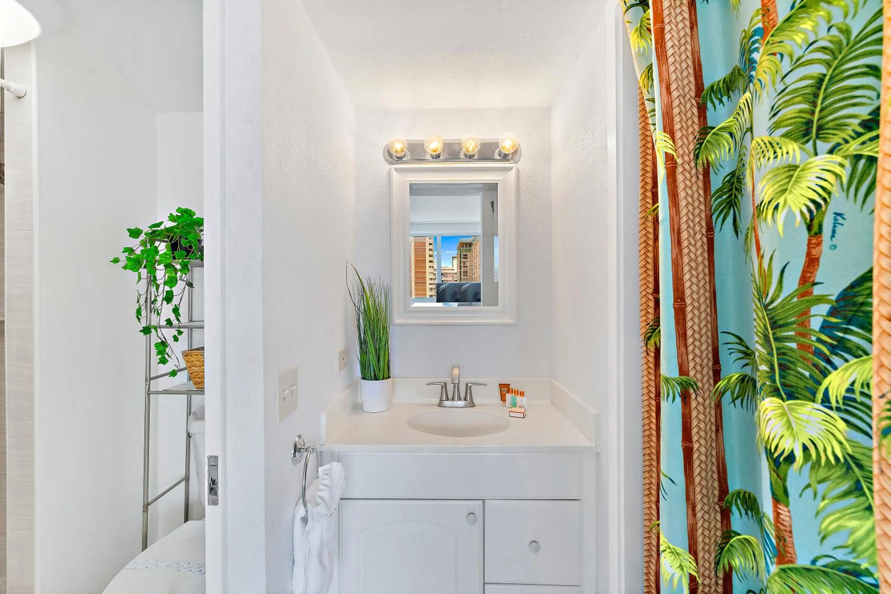 Bathroom in Beautiful Studio in the Heart of Vibrant Waikiki