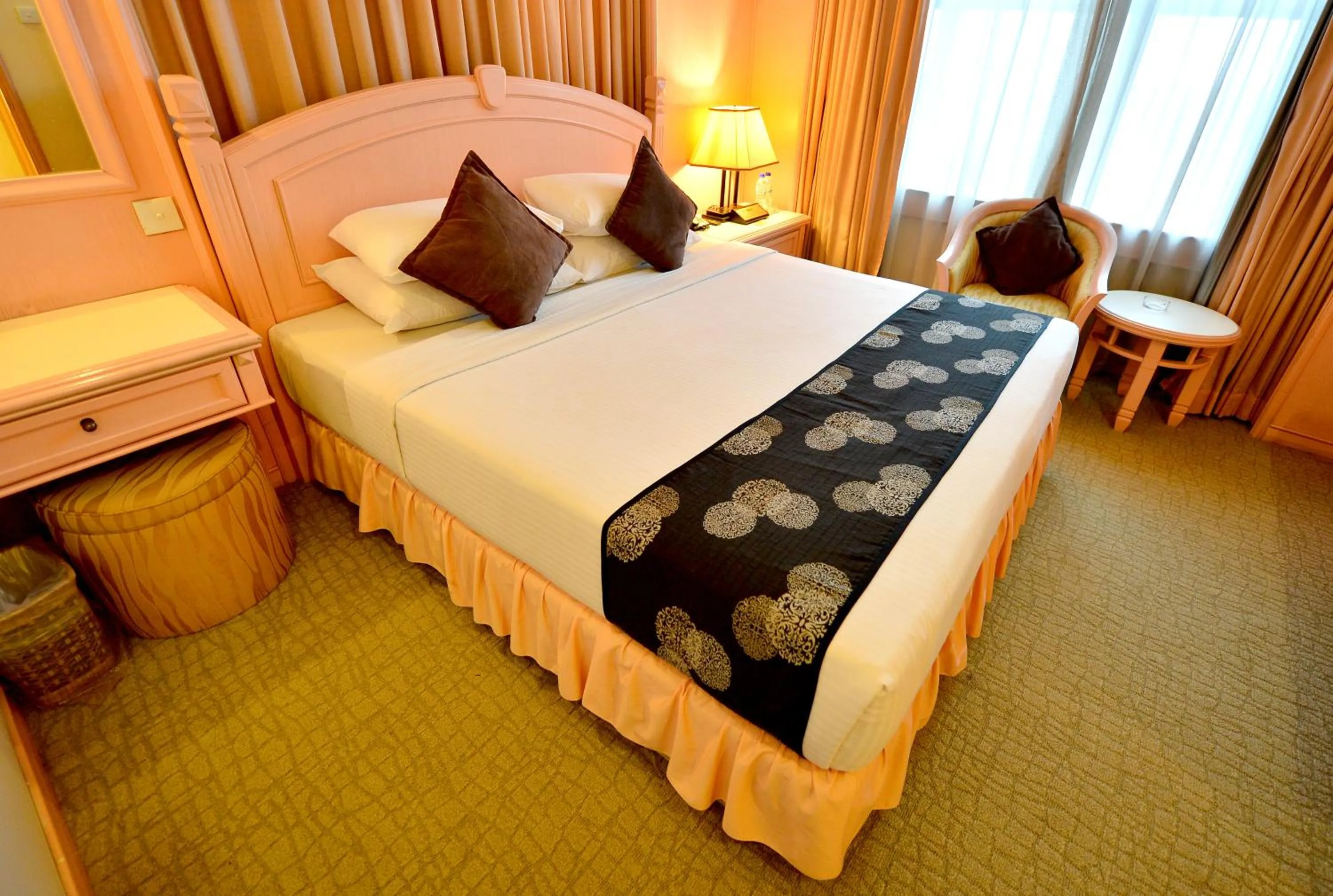 Bed in Emerald Puteri Hotel