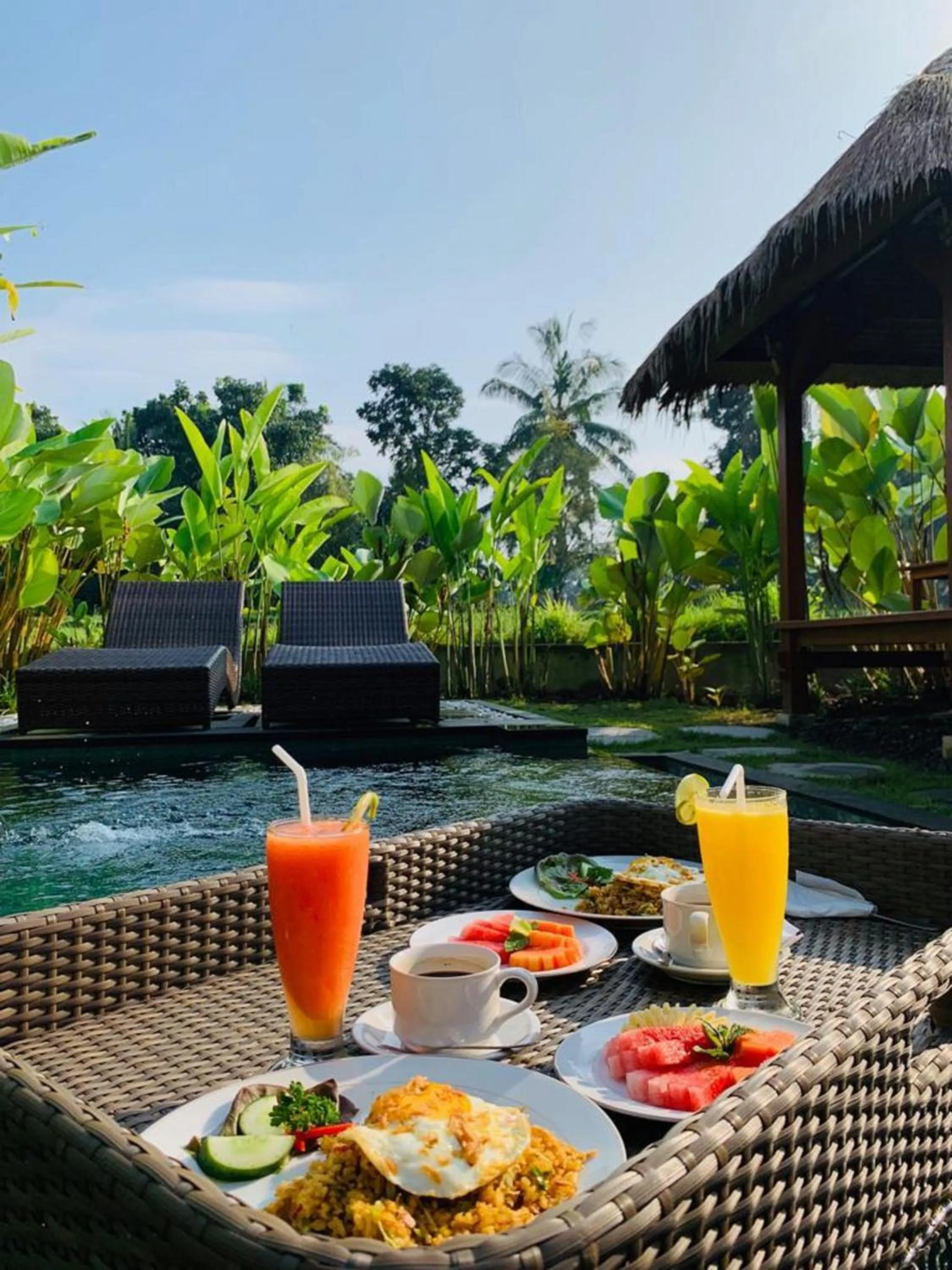 Food and drinks in Three Gold Luxury Private Villas