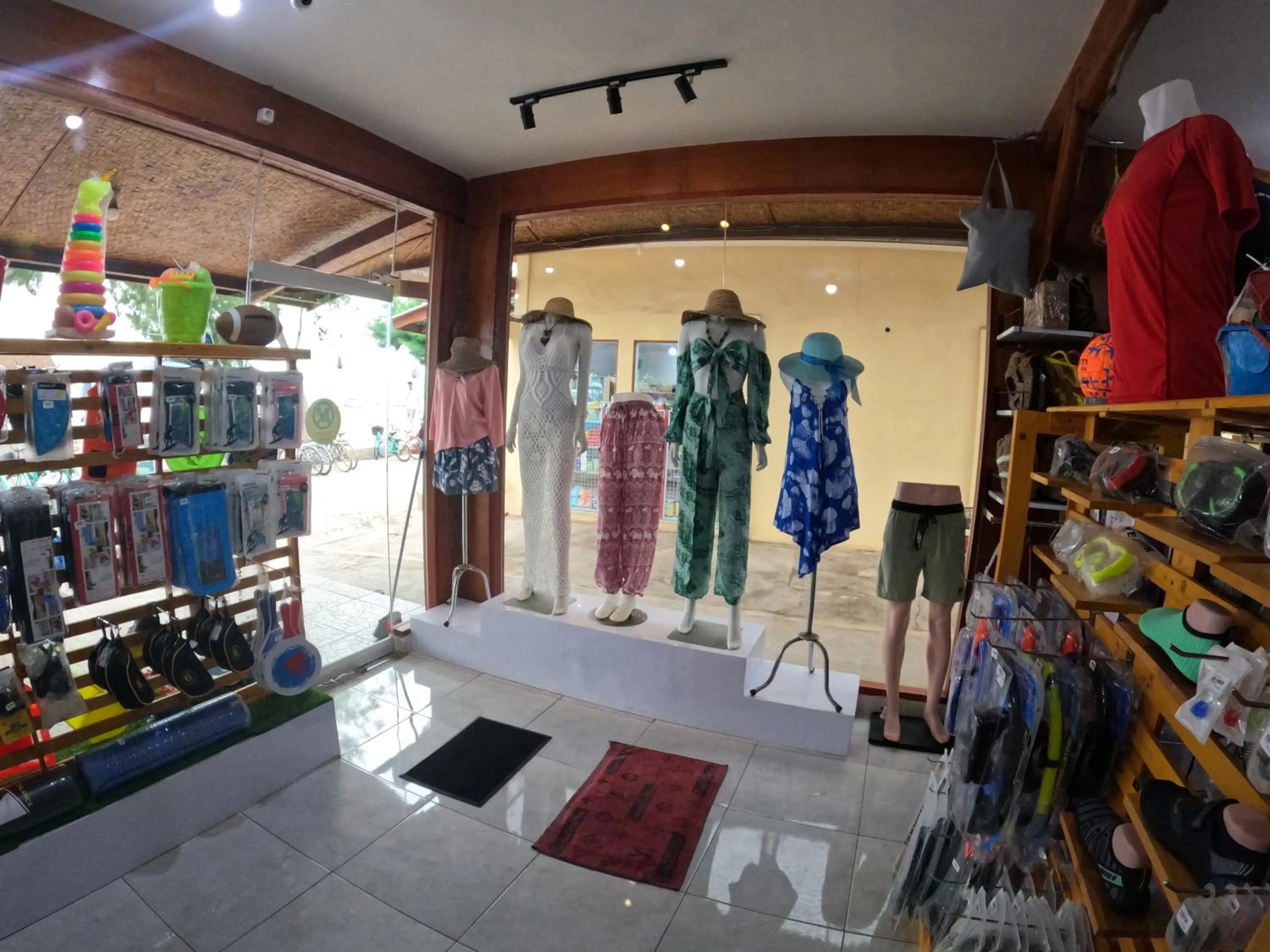 On-site shops in Balenta Bungalow Gili Trawangan