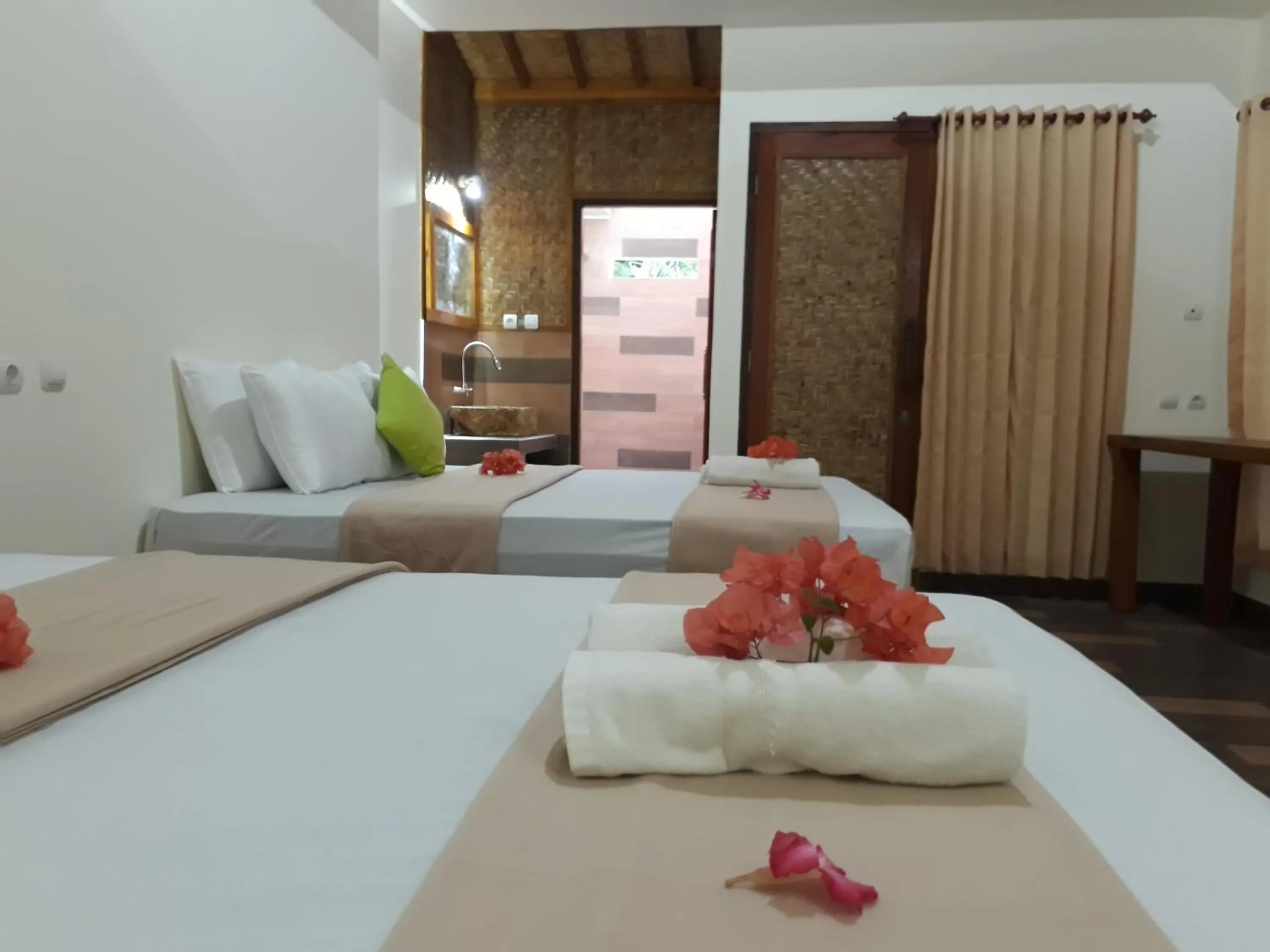 Bed in Balenta Bungalow Gili Trawangan