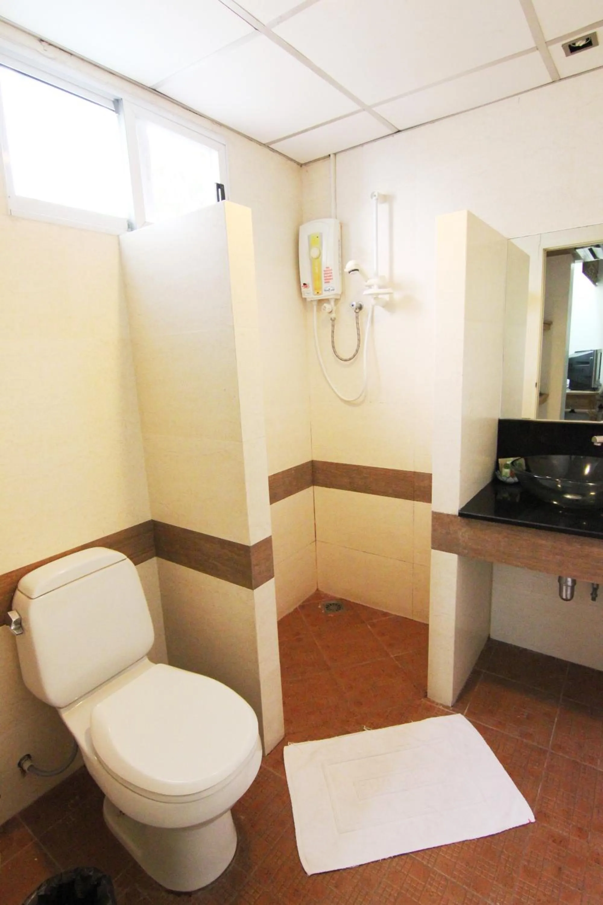 Bathroom in Bansabai Hostelling International