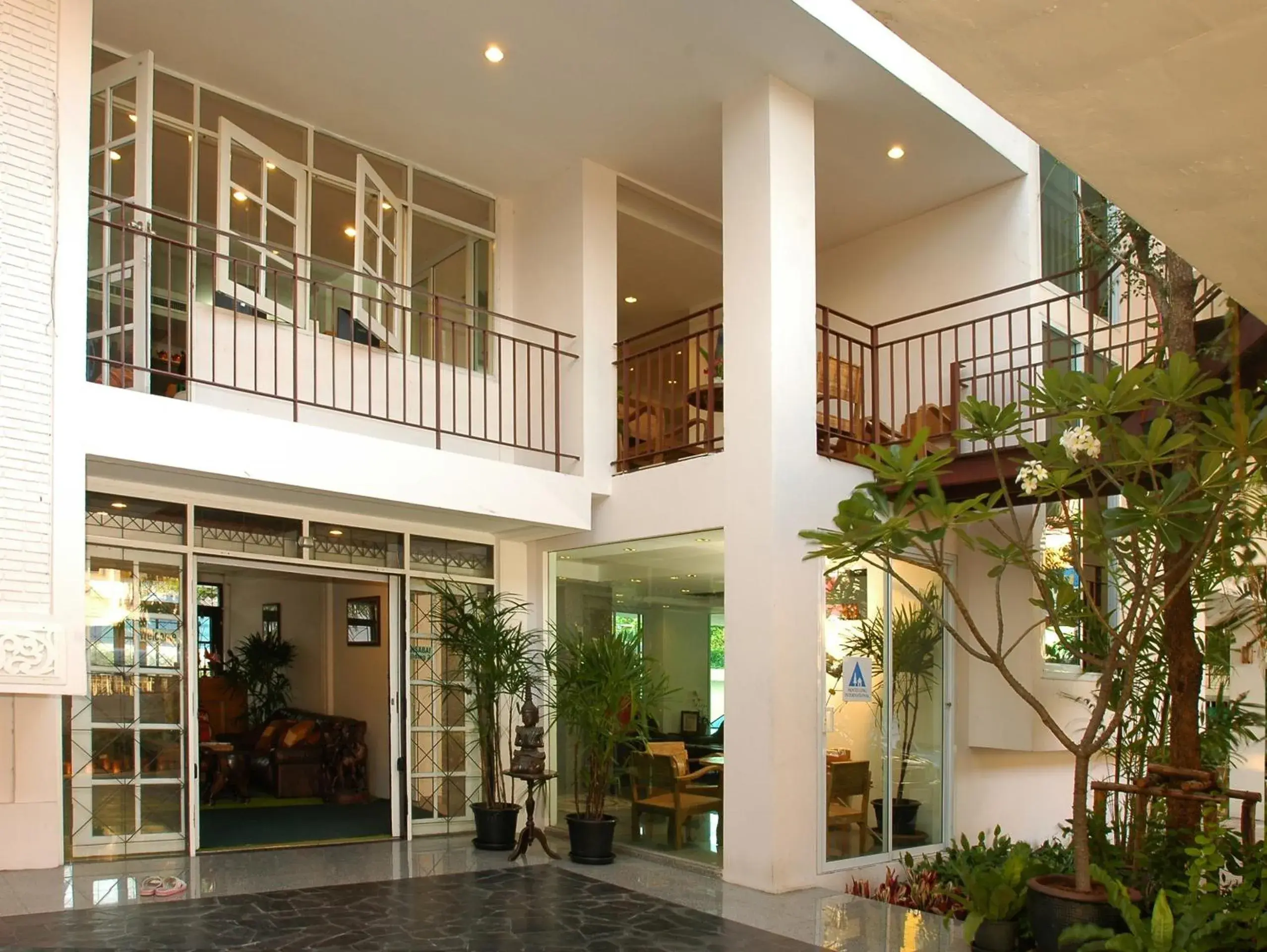 Facade/entrance in Bansabai Hostelling International Facade/entrance in Bansabai Hostelling International