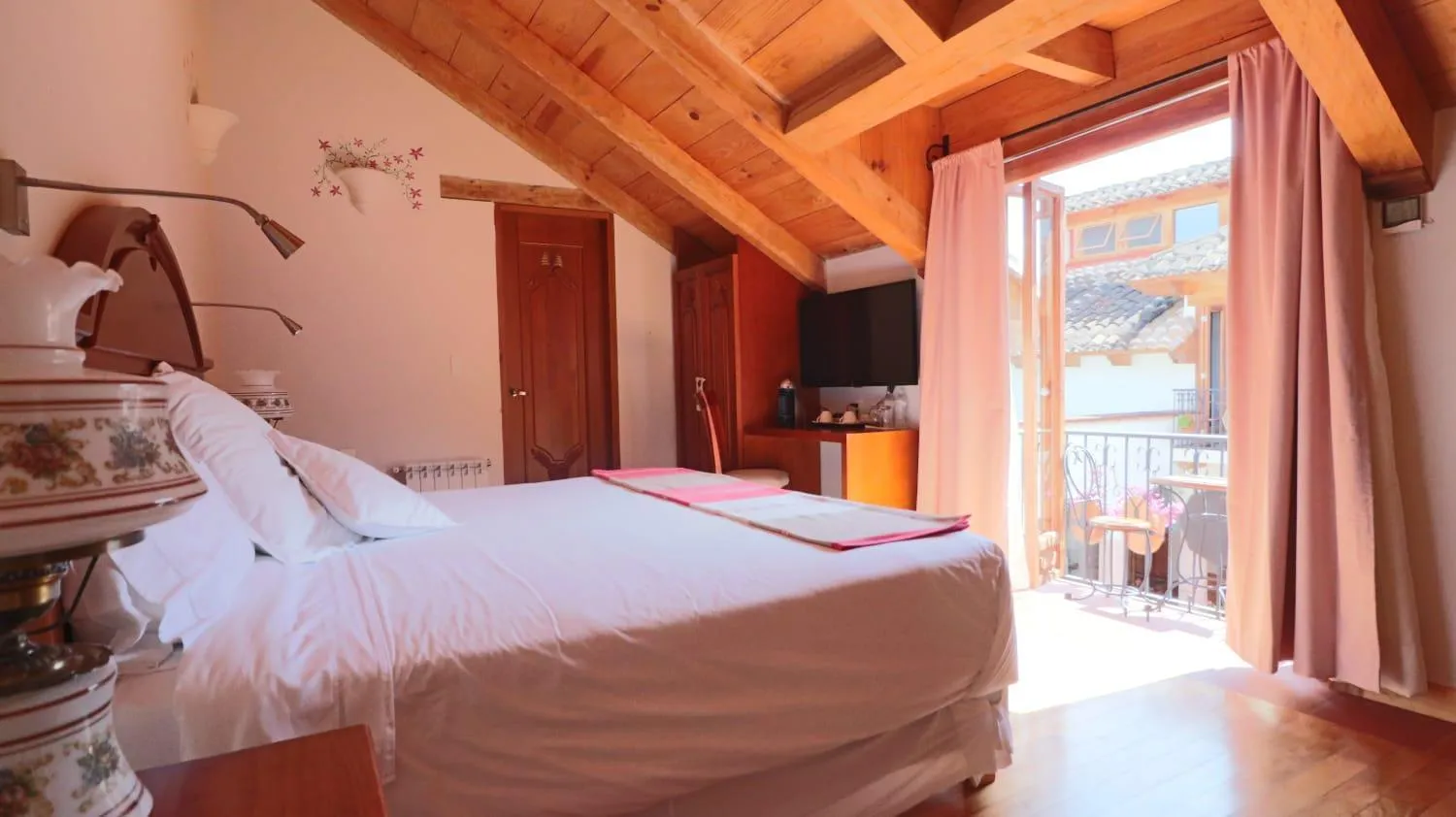 TV and multimedia, Bed in Hotel Casa de Familia de San Cristobal