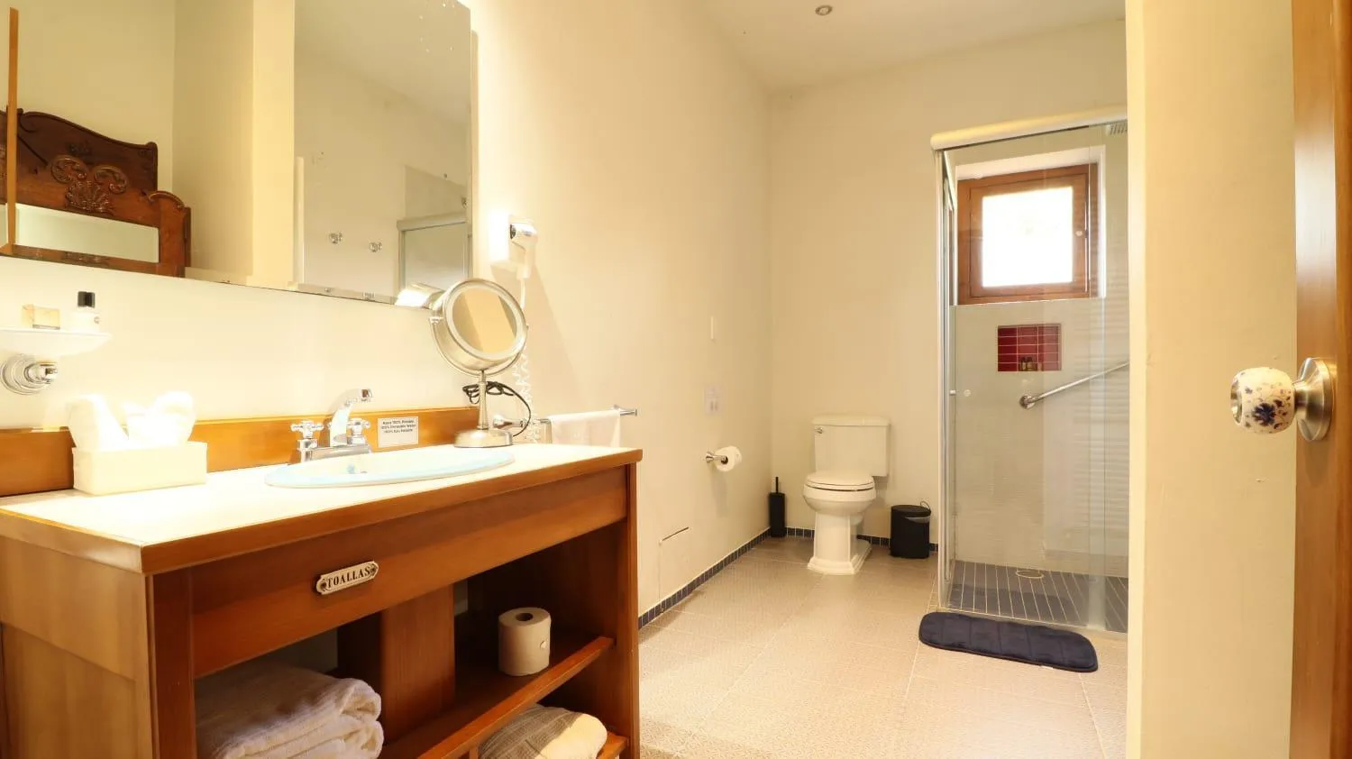 Shower in Hotel Casa de Familia de San Cristobal