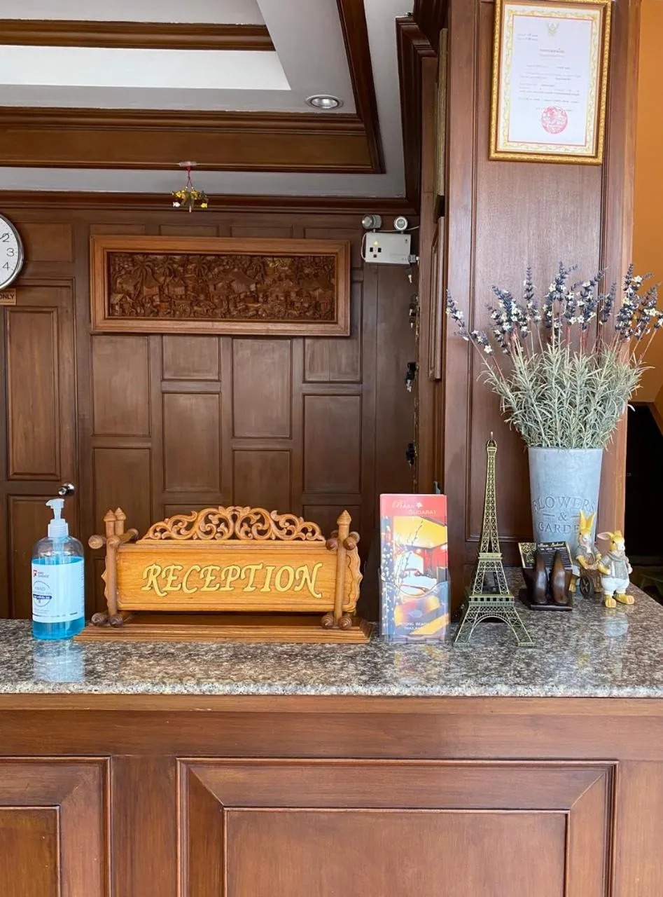 Lobby or reception in Baan Sudarat Hotel