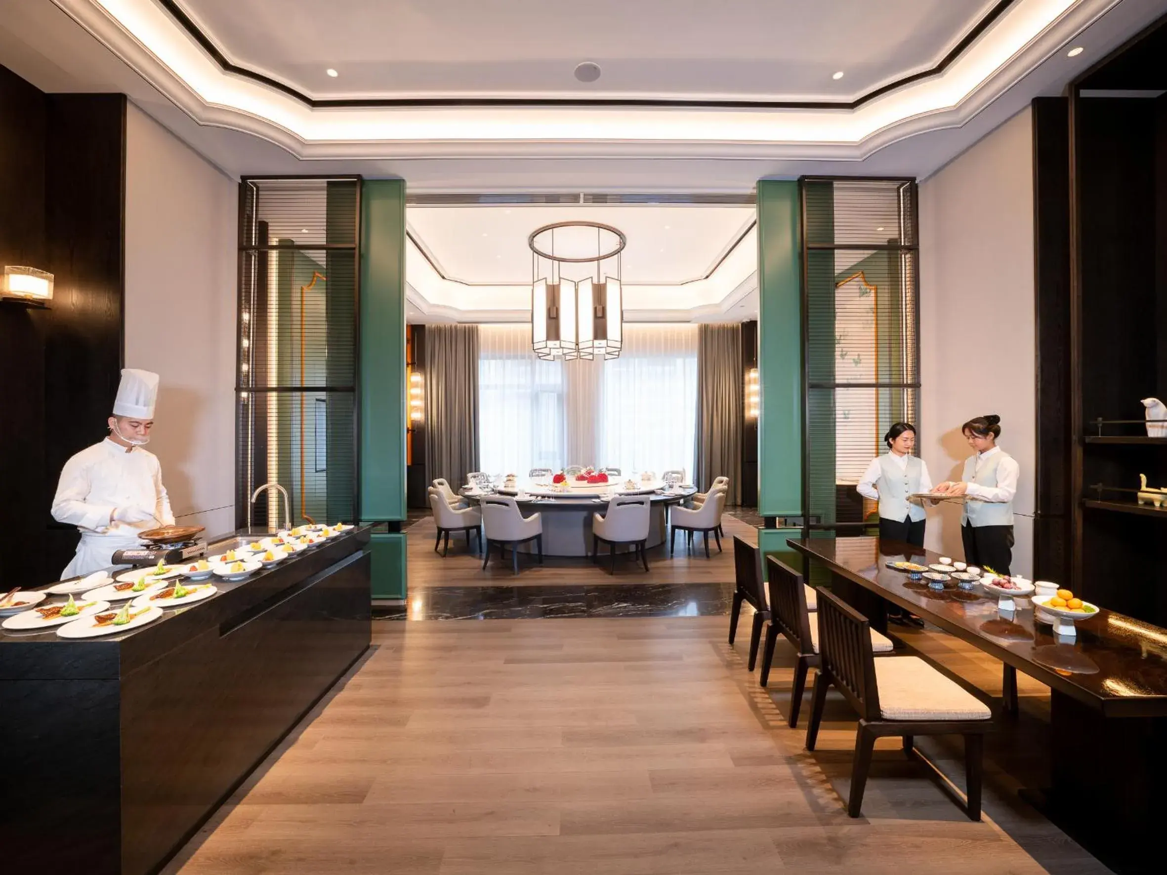 Restaurant/places to eat in Kingdom Hotel Restaurant/places to eat in Kingdom Hotel