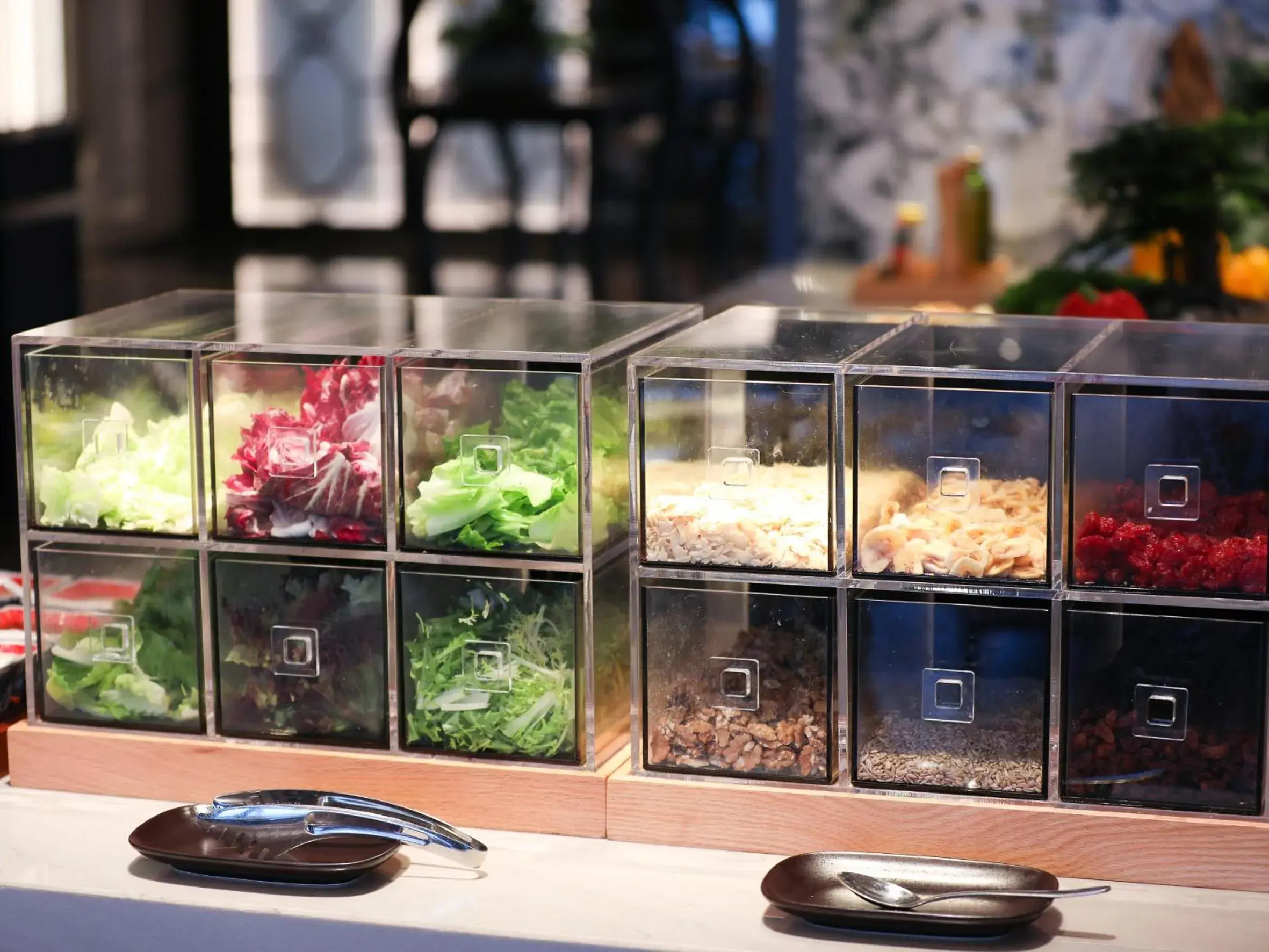 Restaurant/places to eat in Kingdom Hotel Restaurant/places to eat in Kingdom Hotel