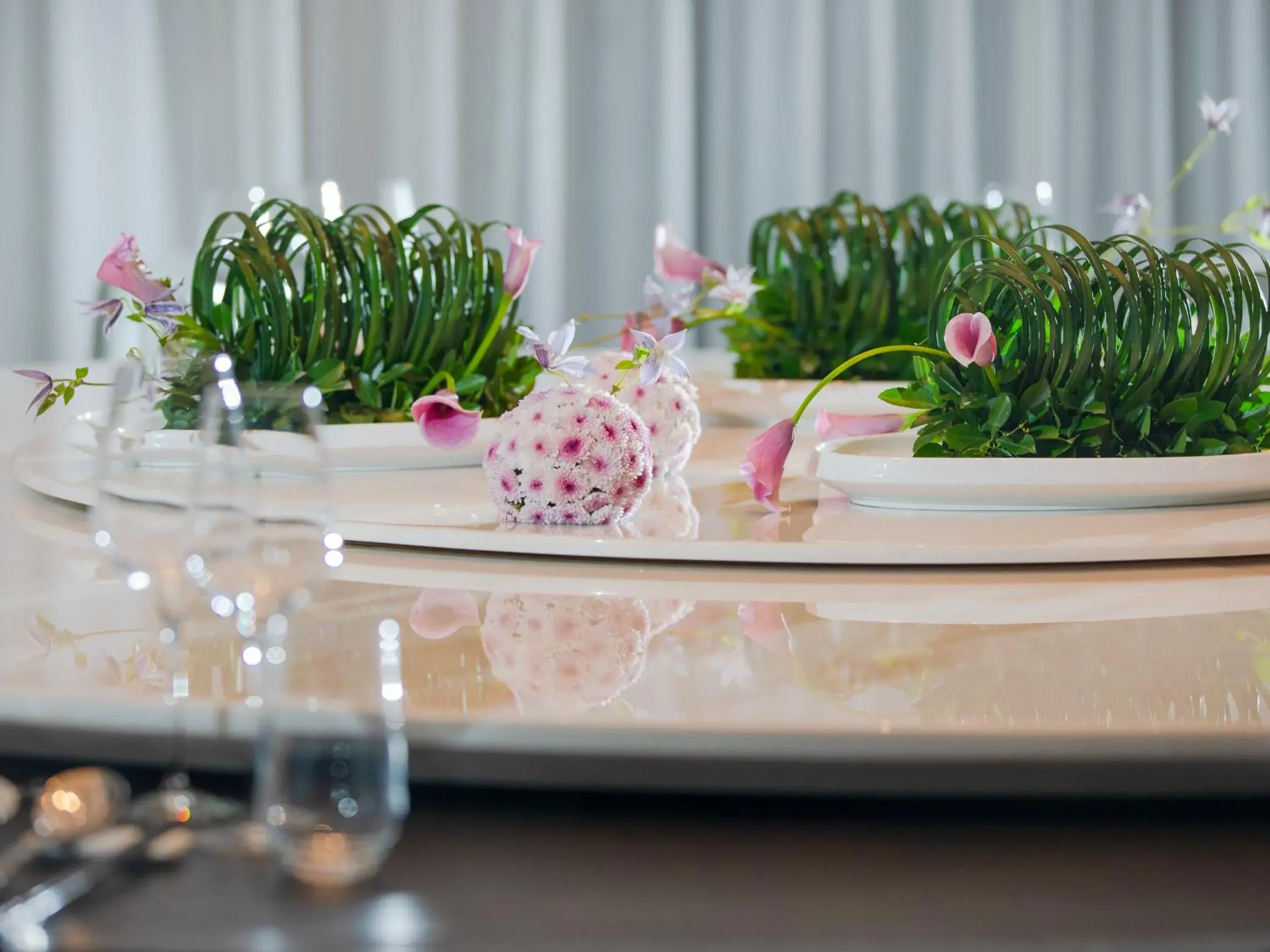 Restaurant/places to eat in Kingdom Hotel Restaurant/places to eat in Kingdom Hotel