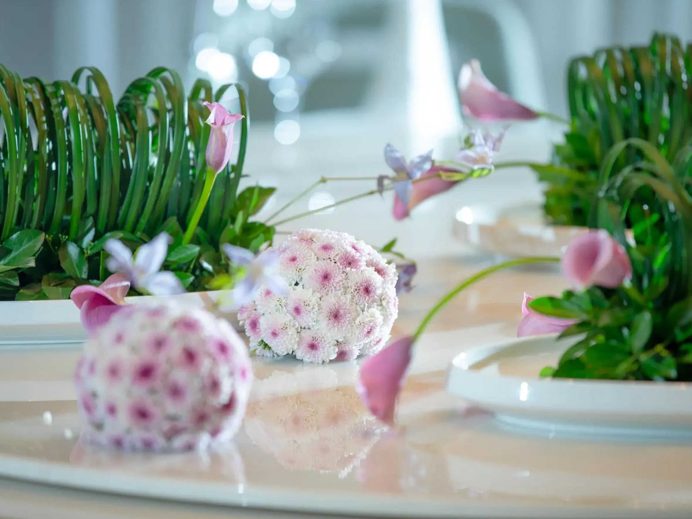 Restaurant/places to eat in Kingdom Hotel Restaurant/places to eat in Kingdom Hotel