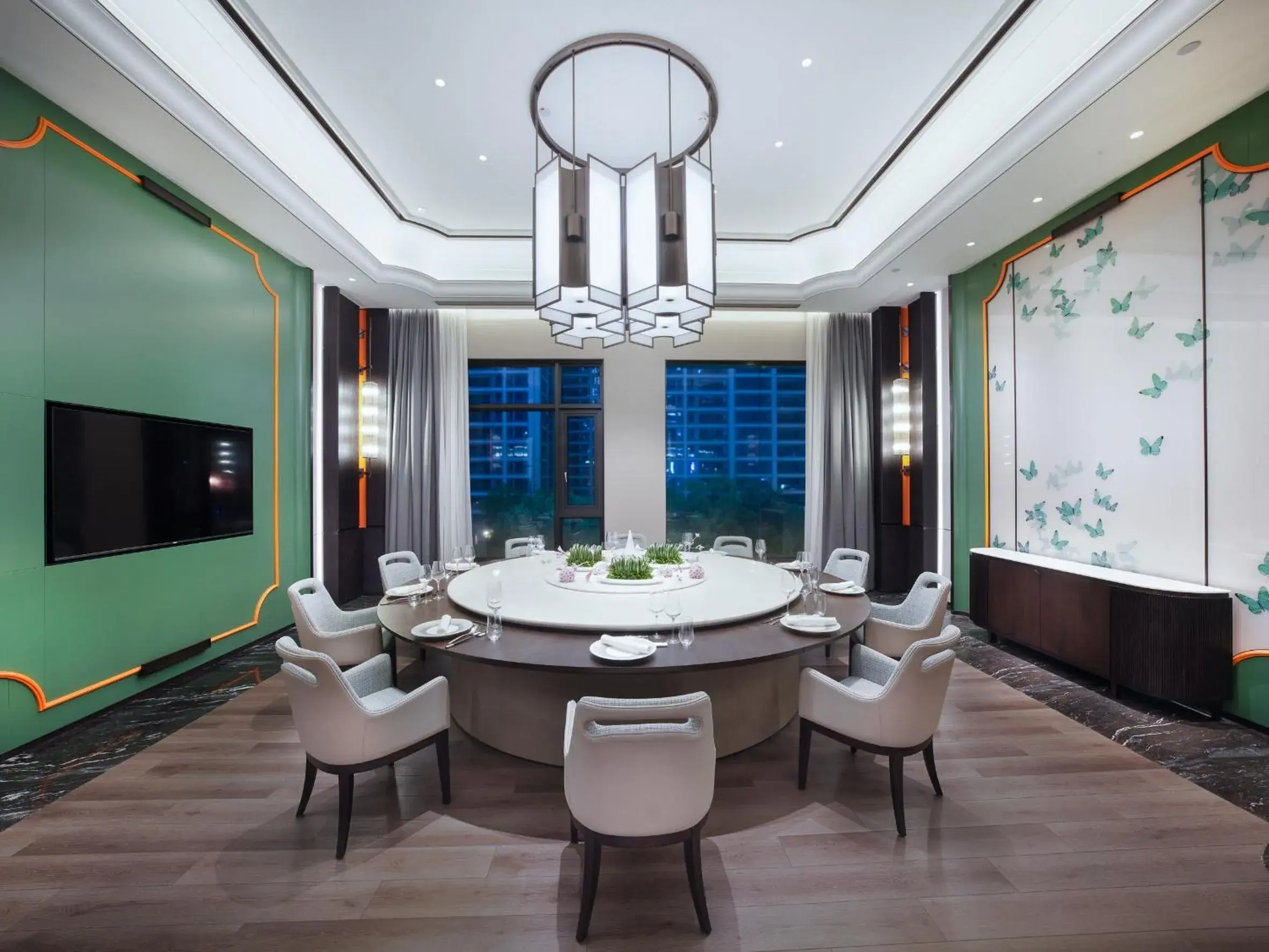 Restaurant/places to eat in Kingdom Hotel Restaurant/places to eat in Kingdom Hotel