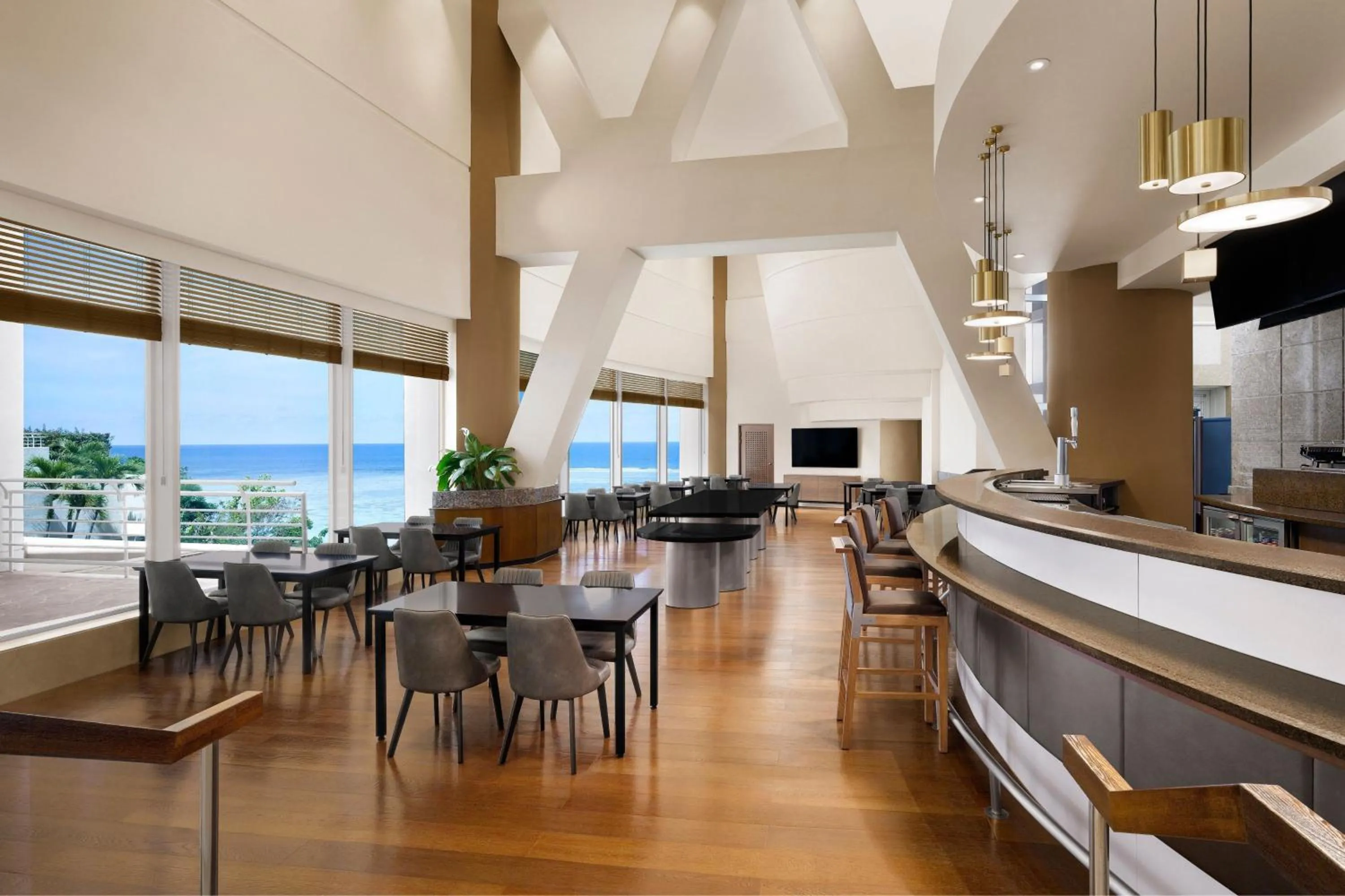 Lounge or bar in The Westin Resort Guam