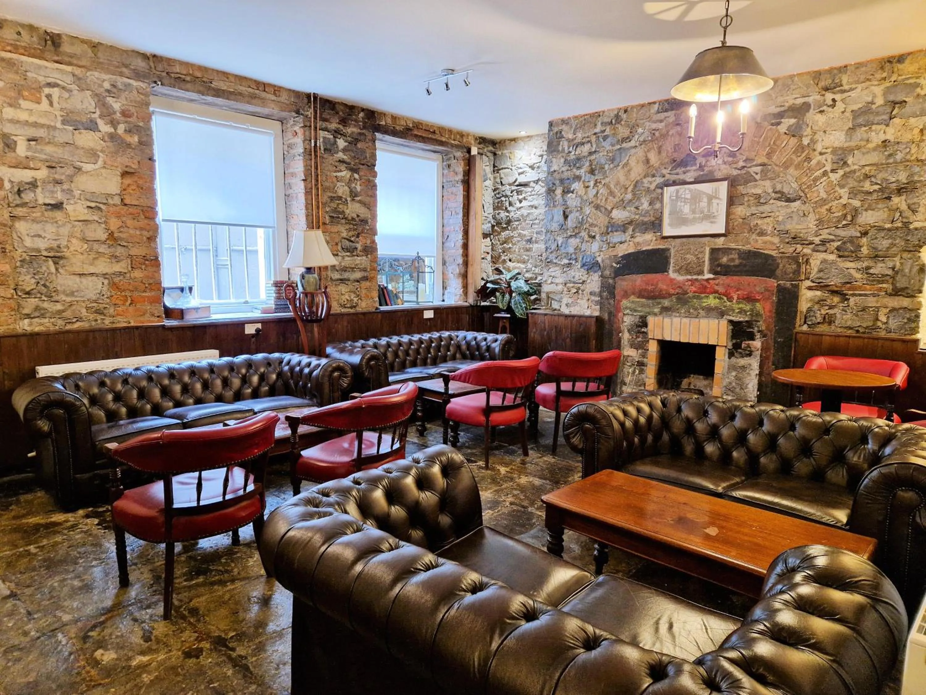 Restaurant/places to eat in Castle Hotel