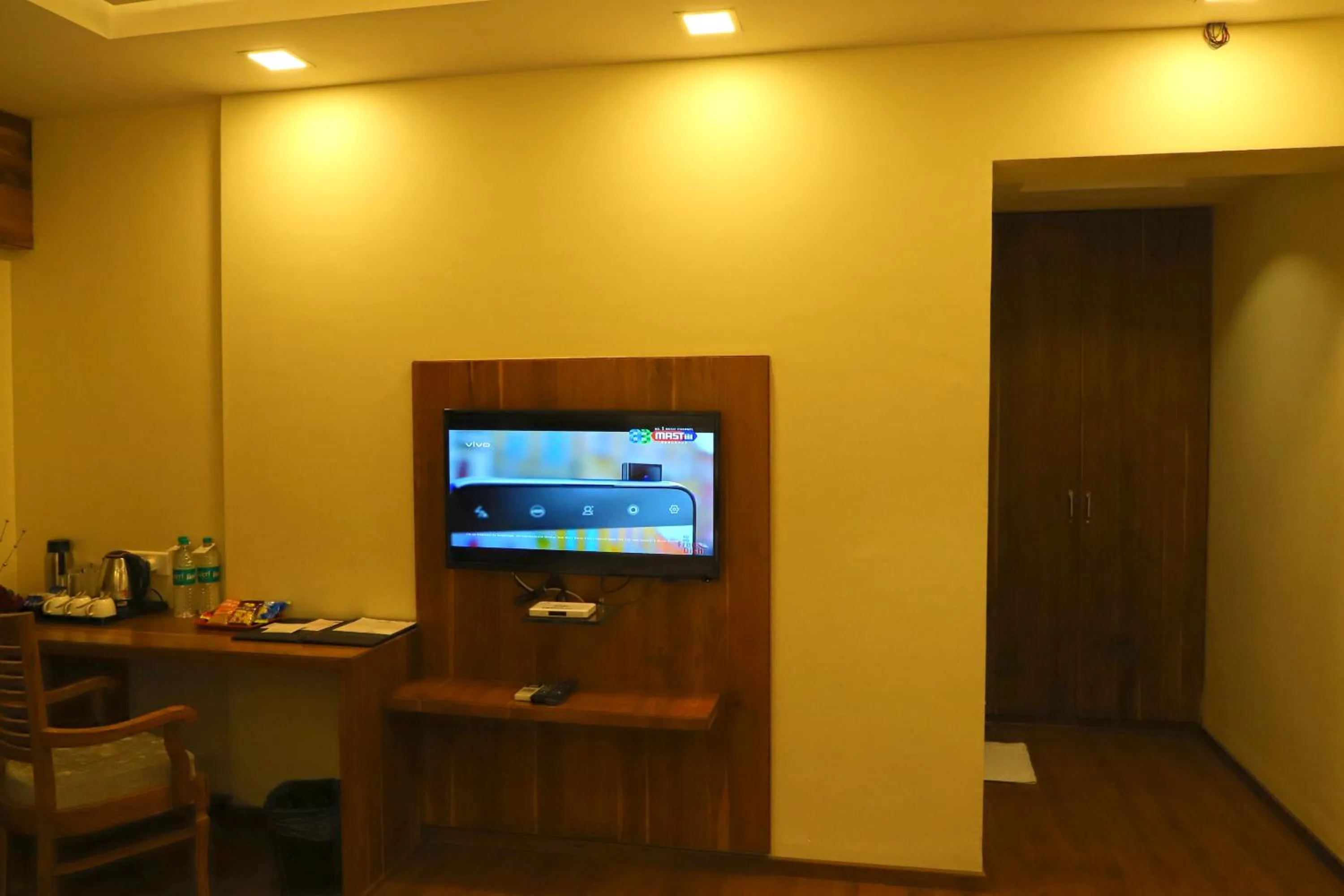 TV and multimedia in Sai Neem Tree Hotel