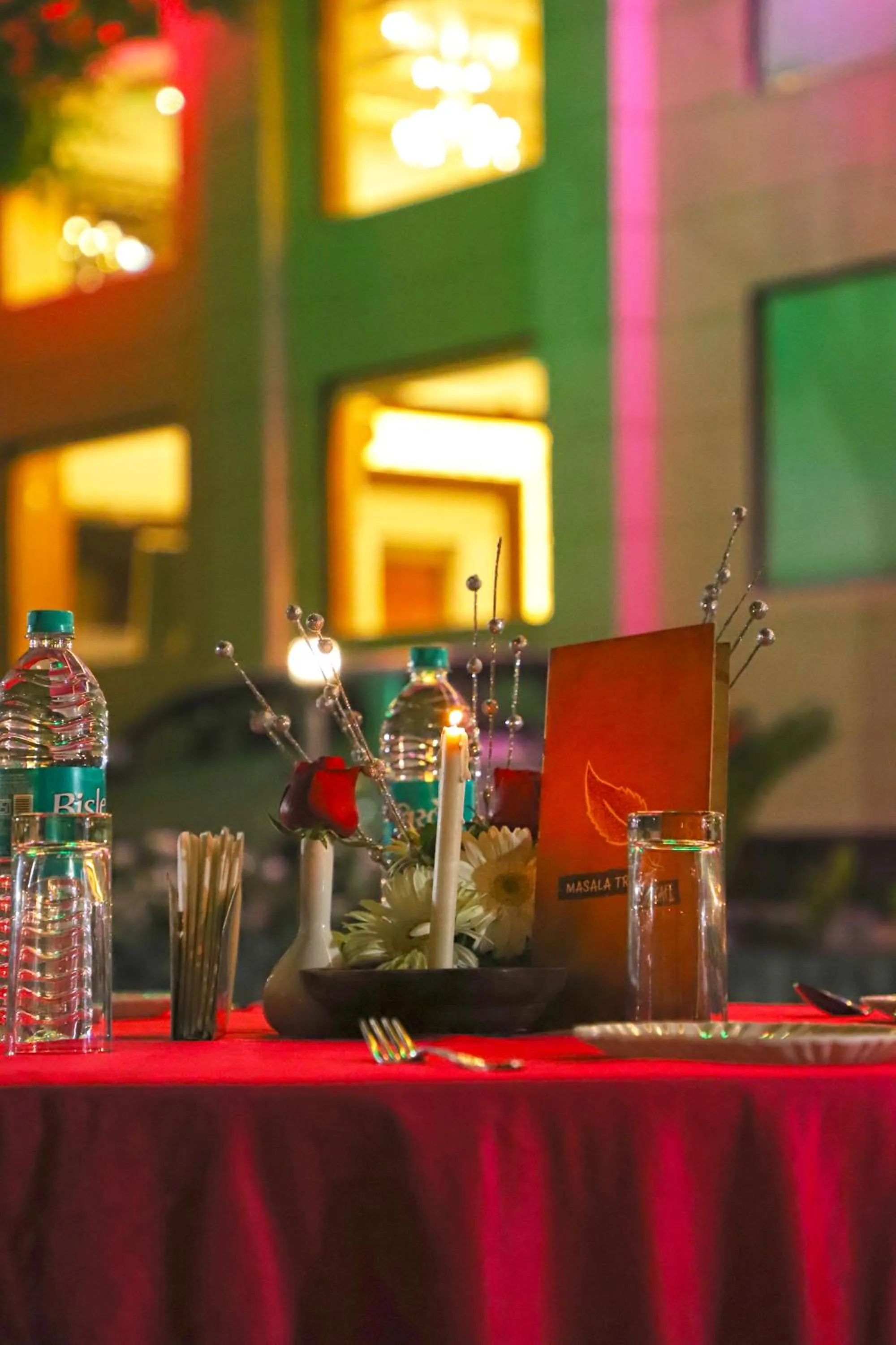 Food and drinks in Sai Neem Tree Hotel