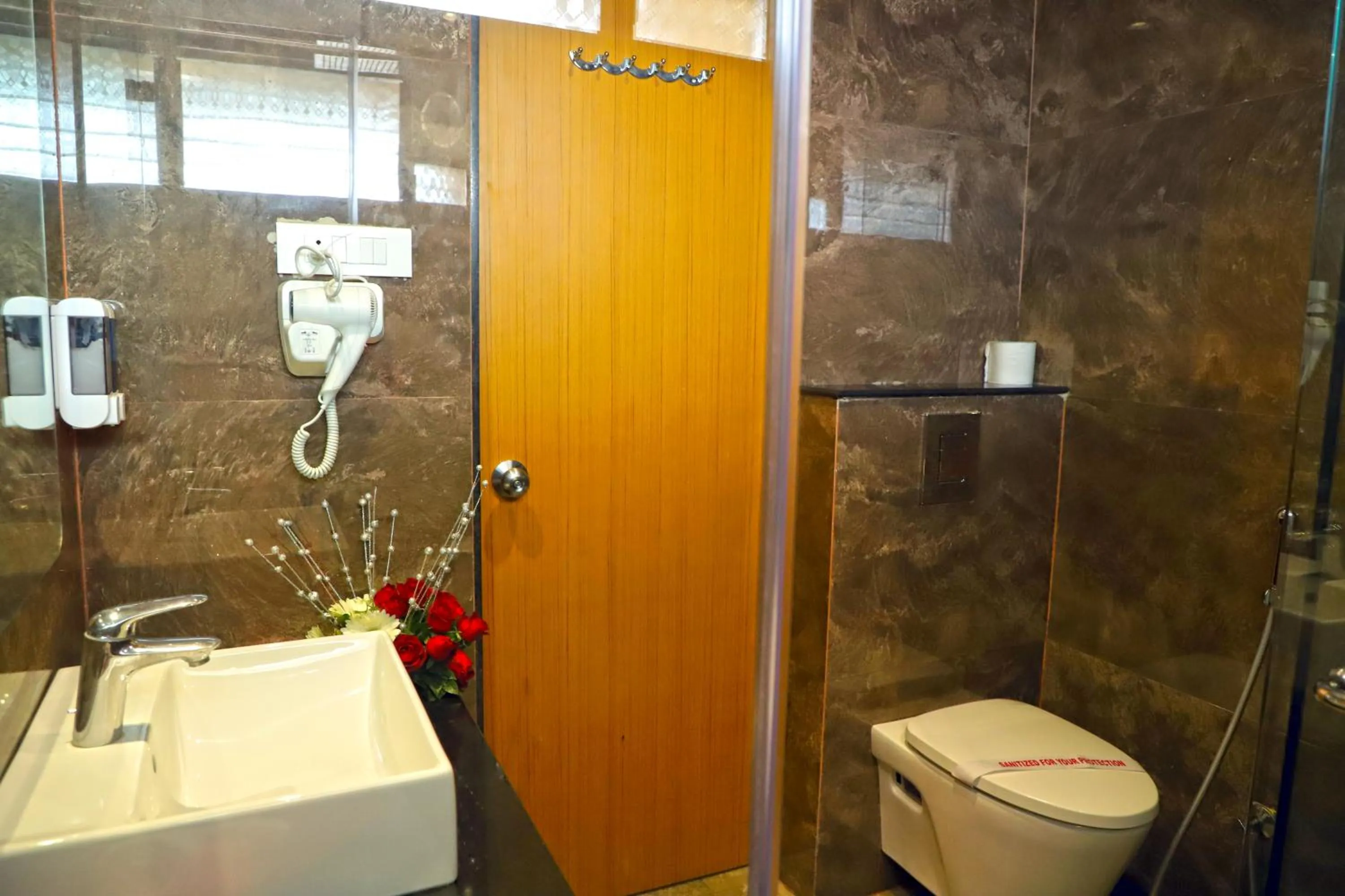 Toilet in Sai Neem Tree Hotel