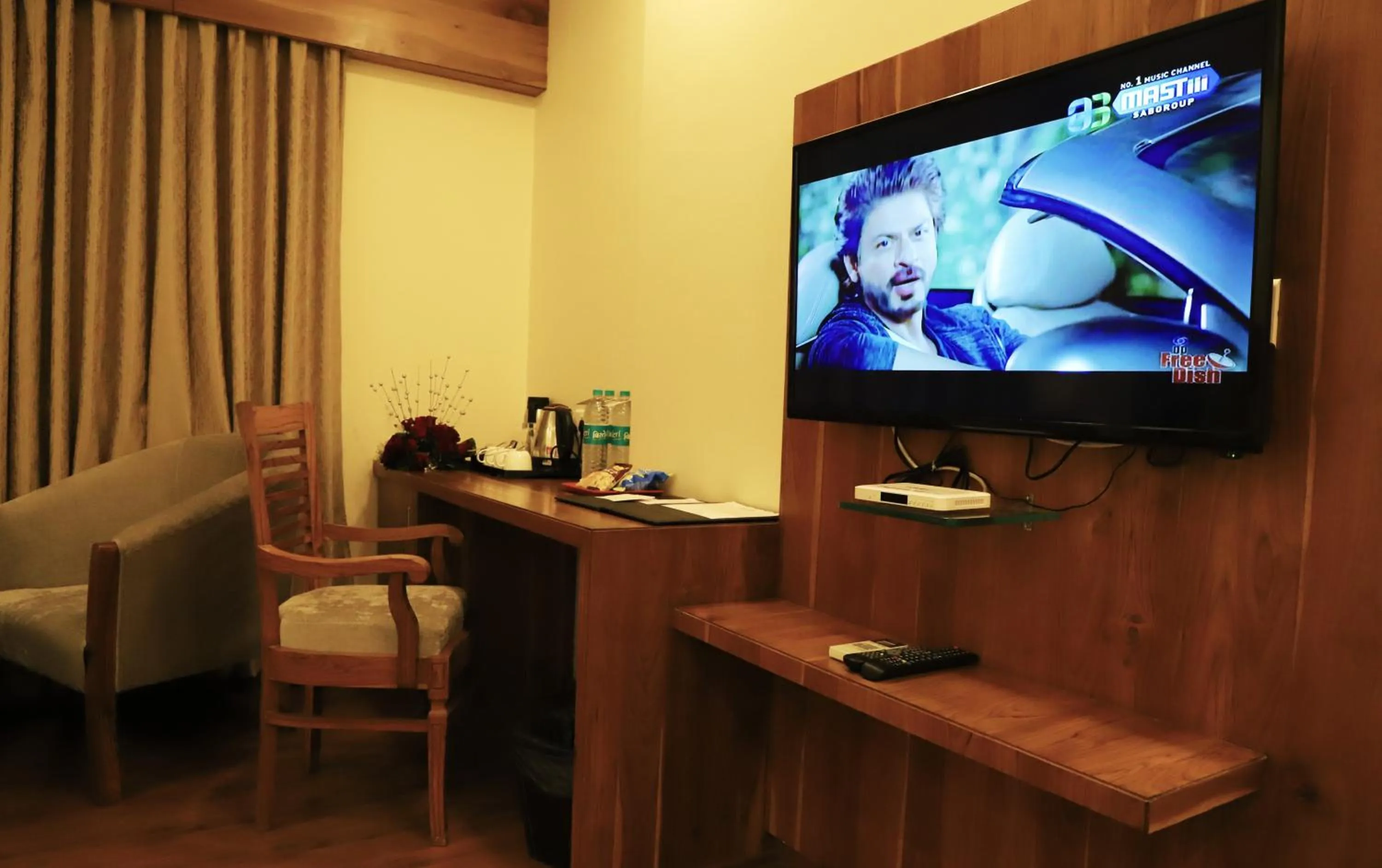 TV and multimedia in Sai Neem Tree Hotel