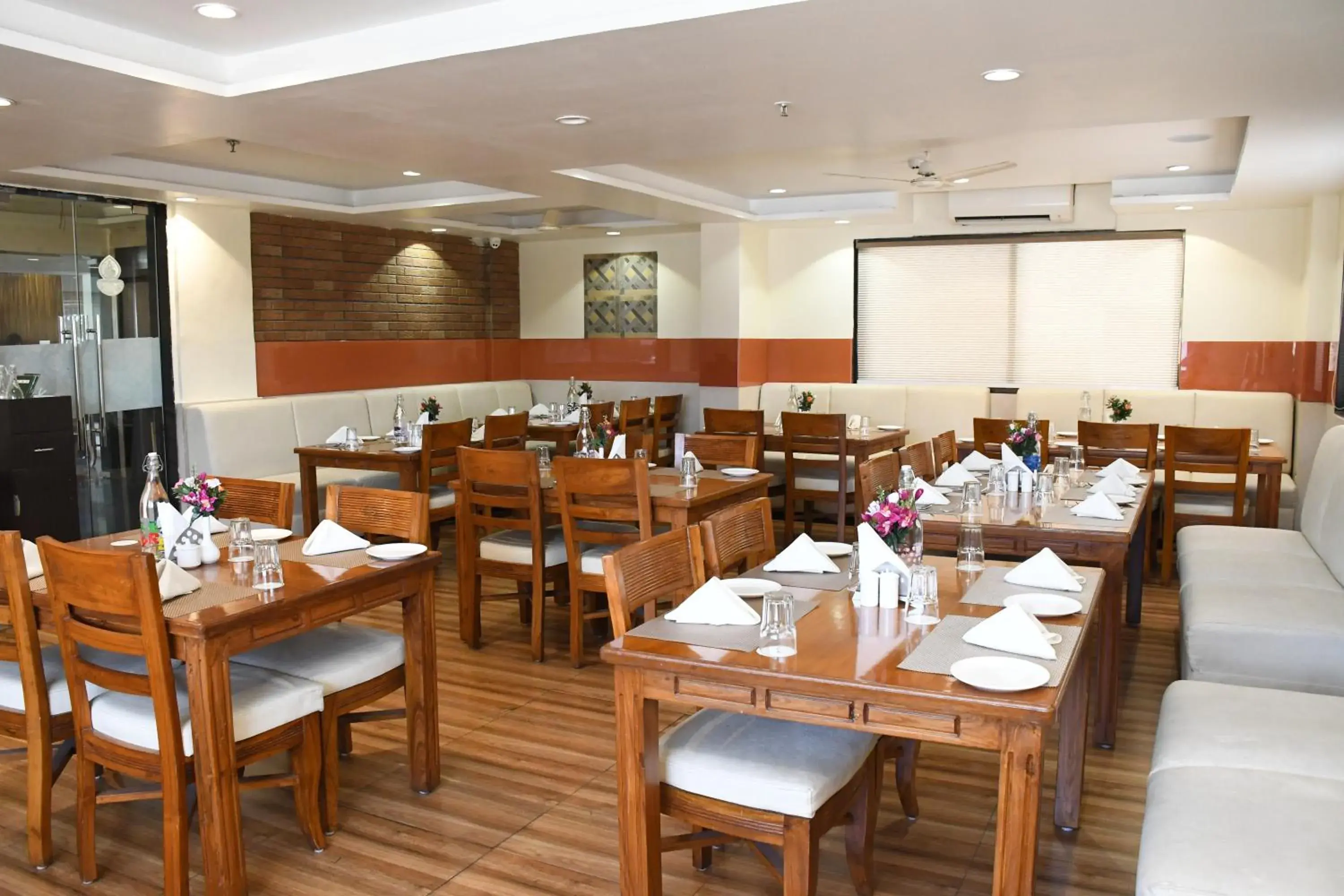 Restaurant/places to eat in Sai Neem Tree Hotel Restaurant/places to eat in Sai Neem Tree Hotel