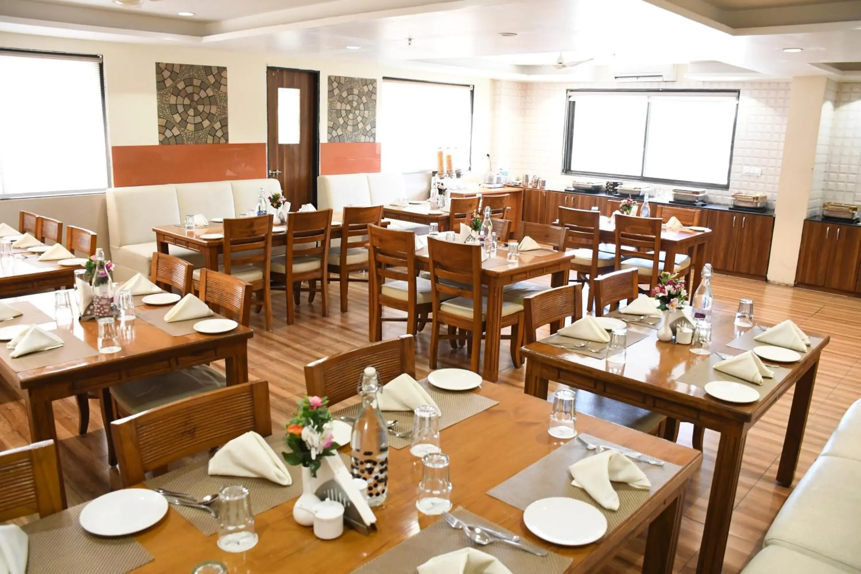 Restaurant/places to eat in Sai Neem Tree Hotel Restaurant/places to eat in Sai Neem Tree Hotel