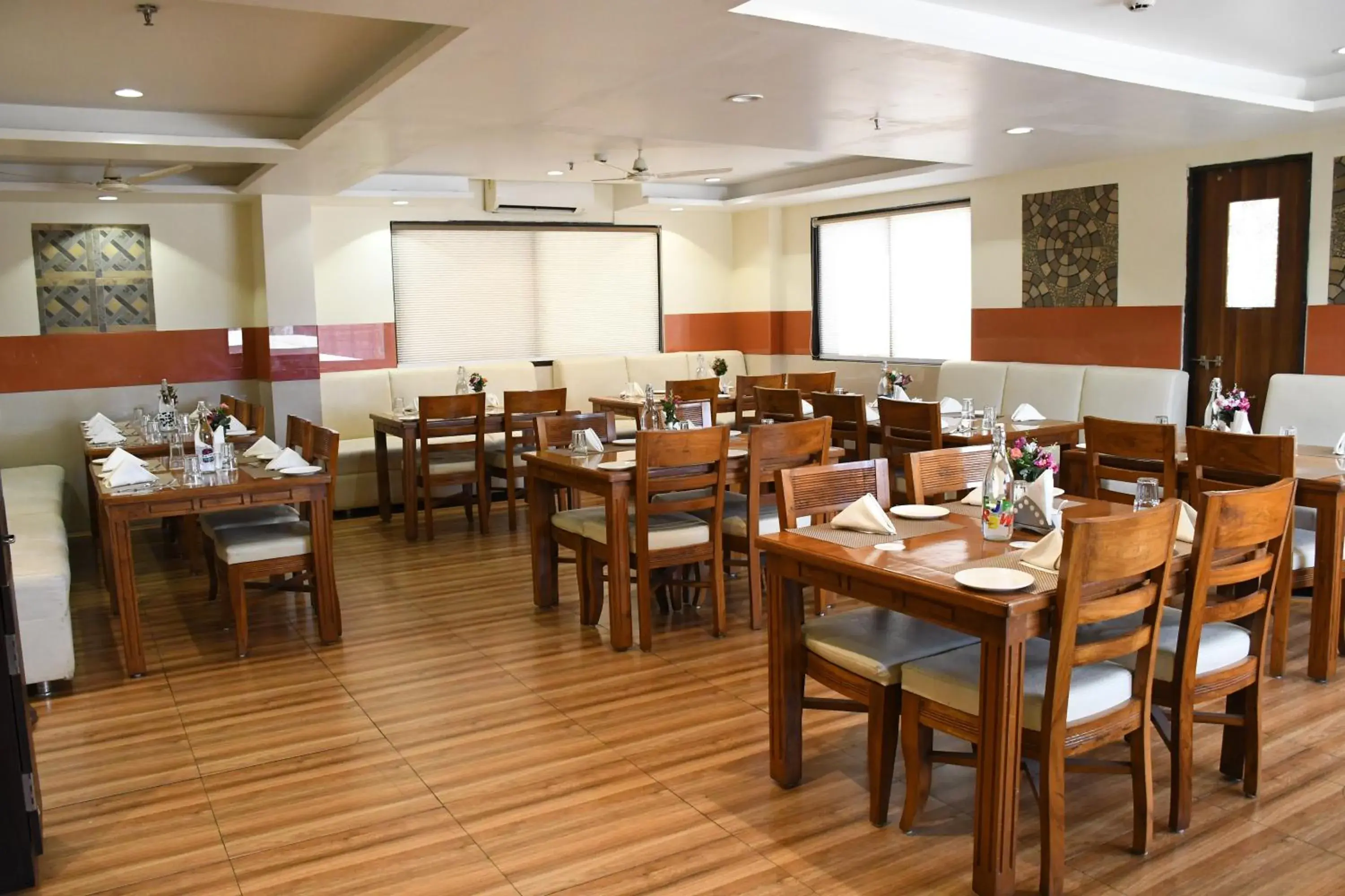 Restaurant/places to eat in Sai Neem Tree Hotel Restaurant/places to eat in Sai Neem Tree Hotel