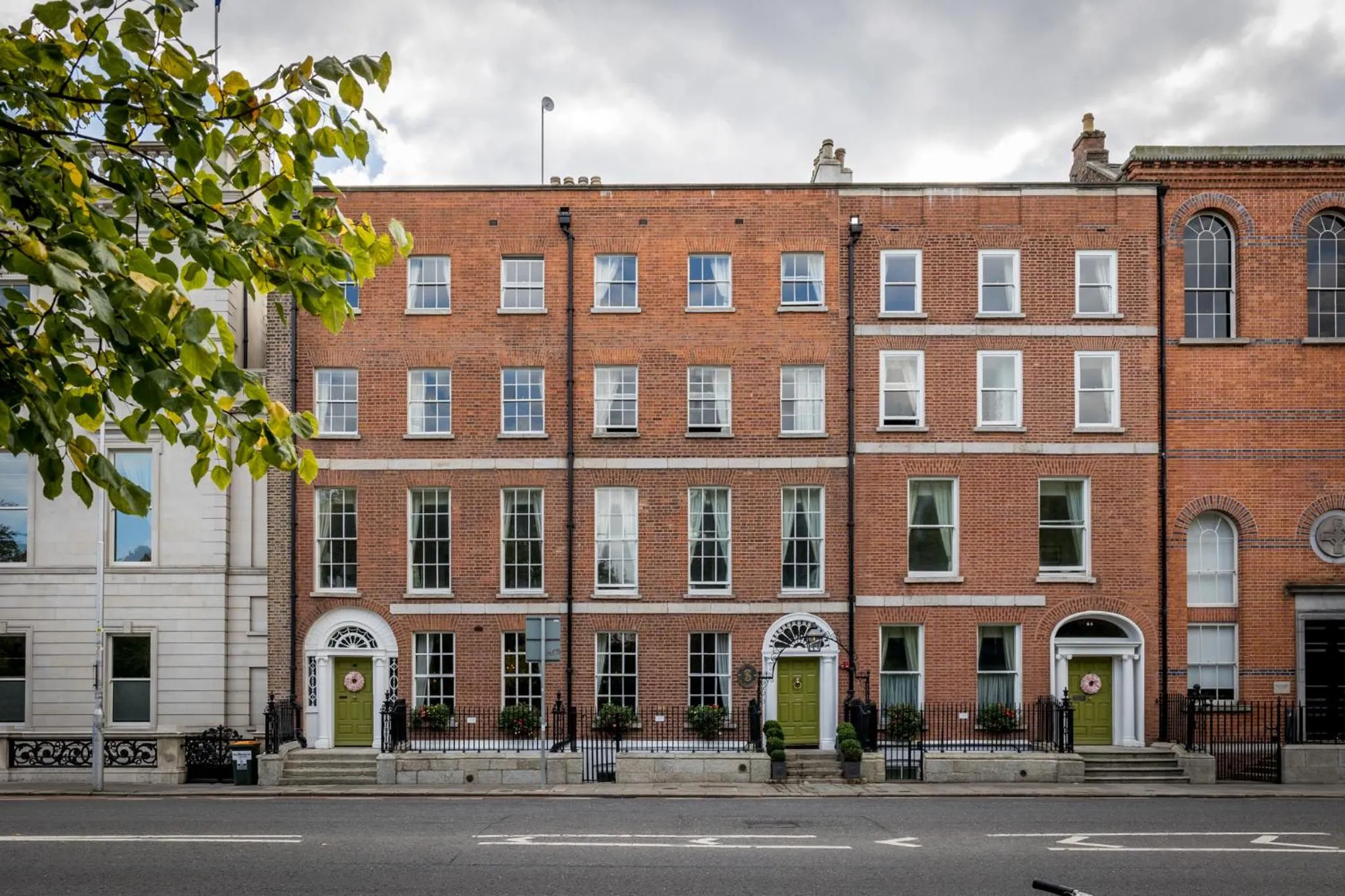 Property building in Stauntons on the Green Hotel