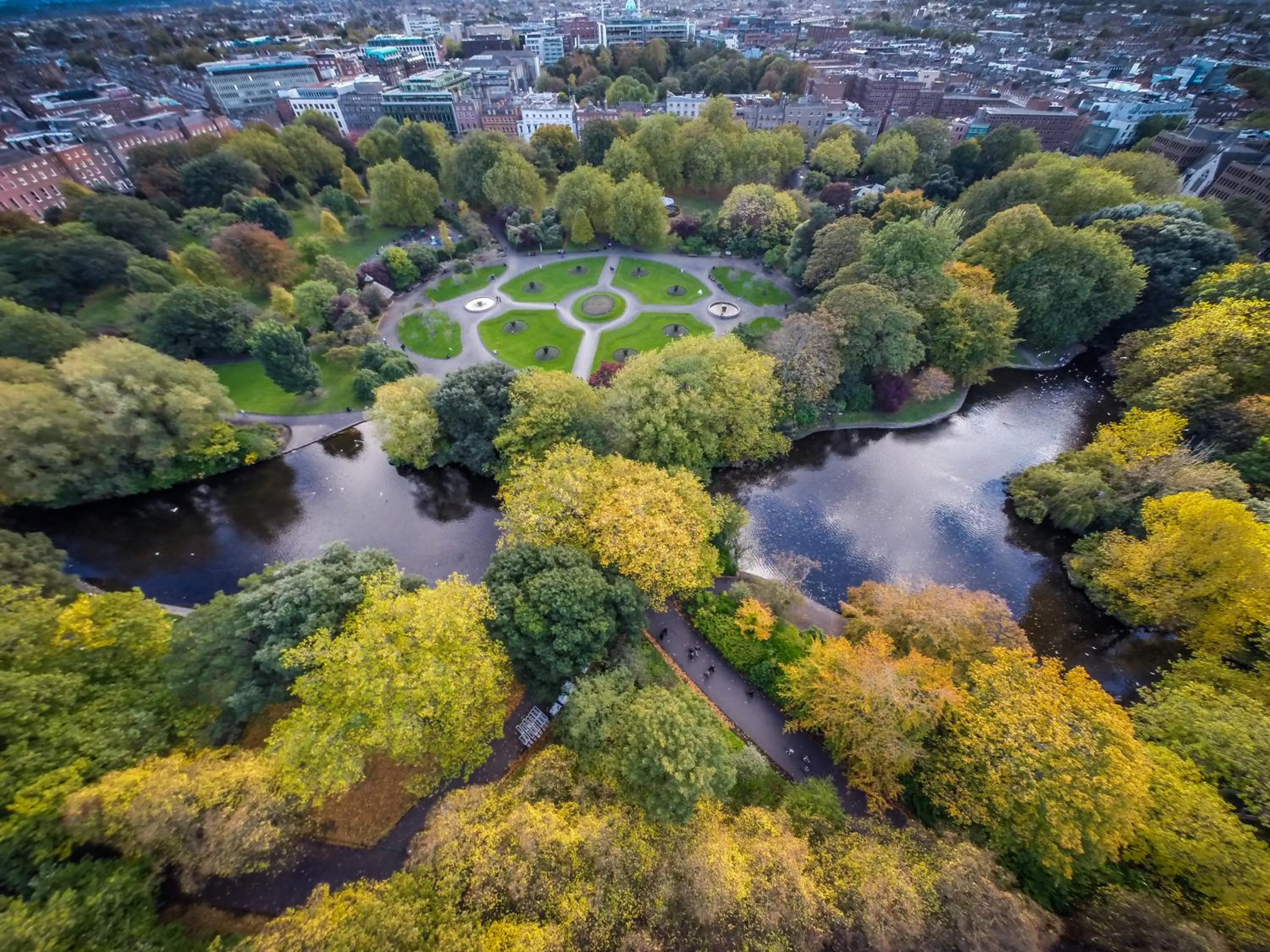 Location in Stauntons on the Green Hotel