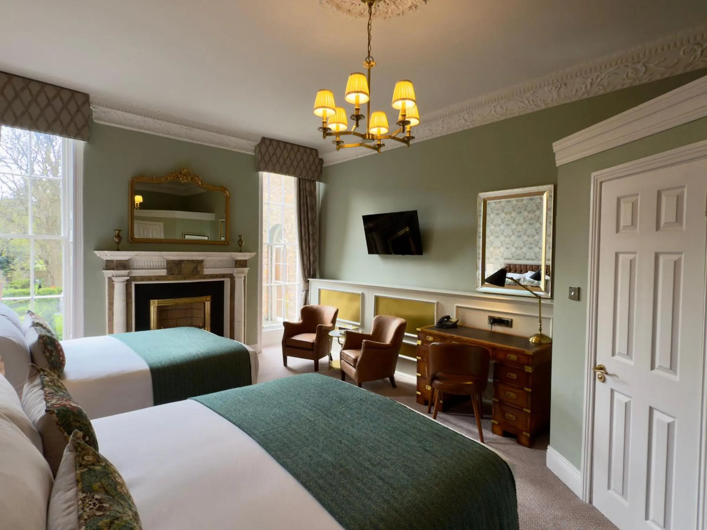 Bedroom, Bed in Stauntons on the Green Hotel