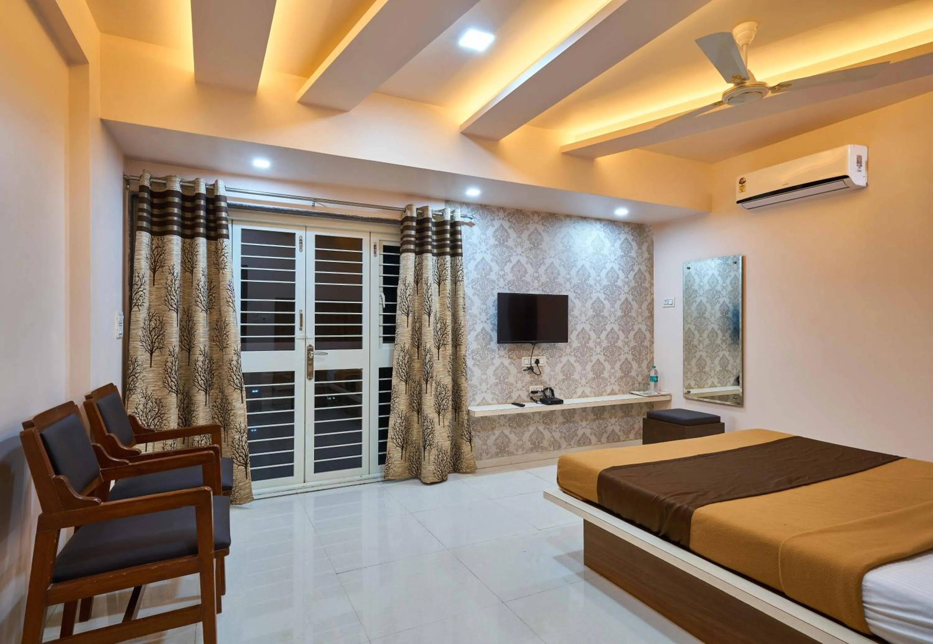 Bed in Hotel Ramkrishna Inn