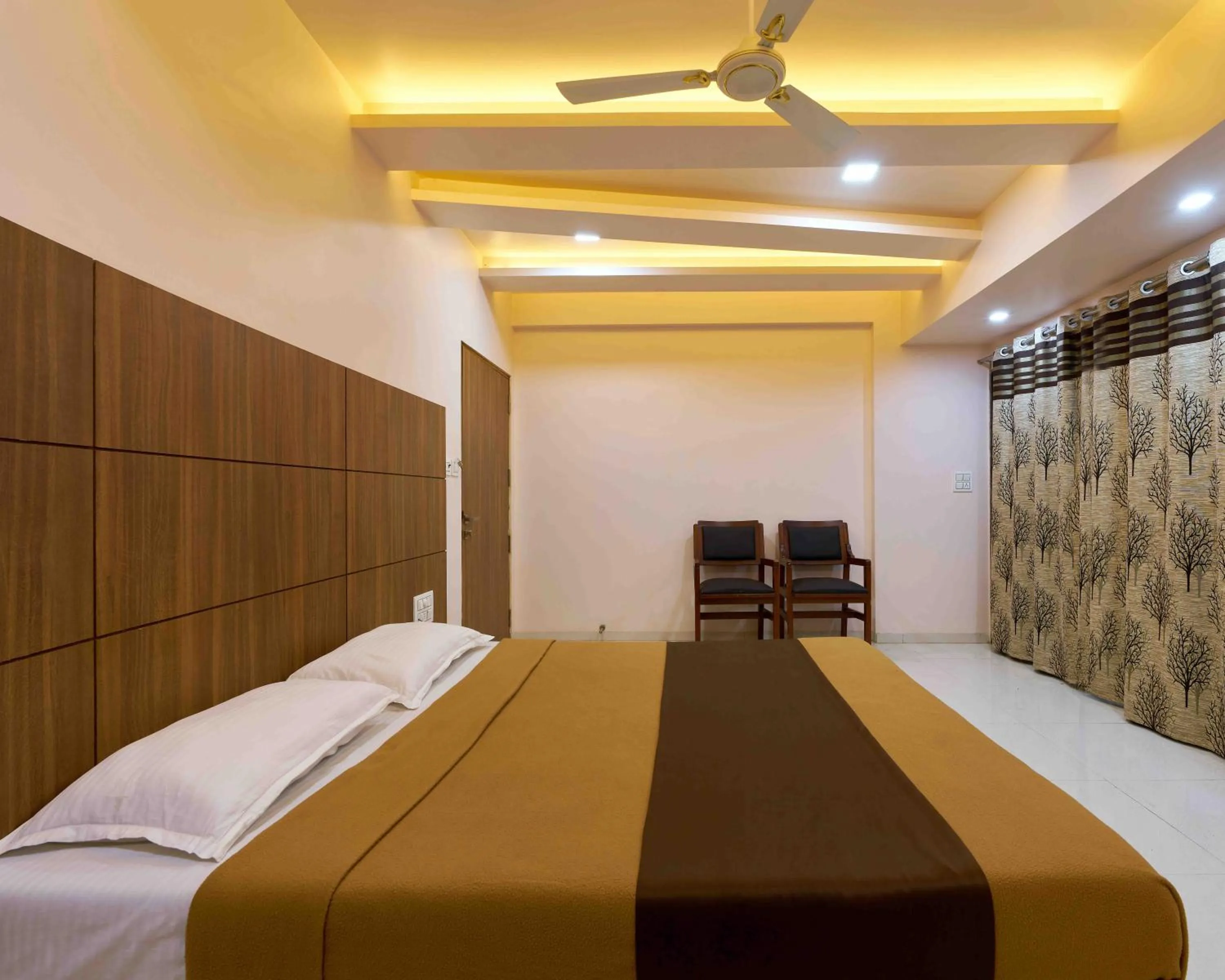 Bed in Hotel Ramkrishna Inn