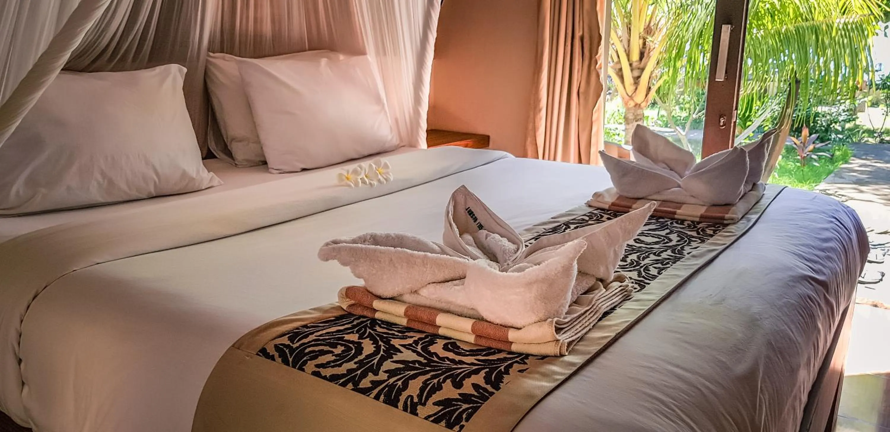 Bed in Kaluku Gili Resort