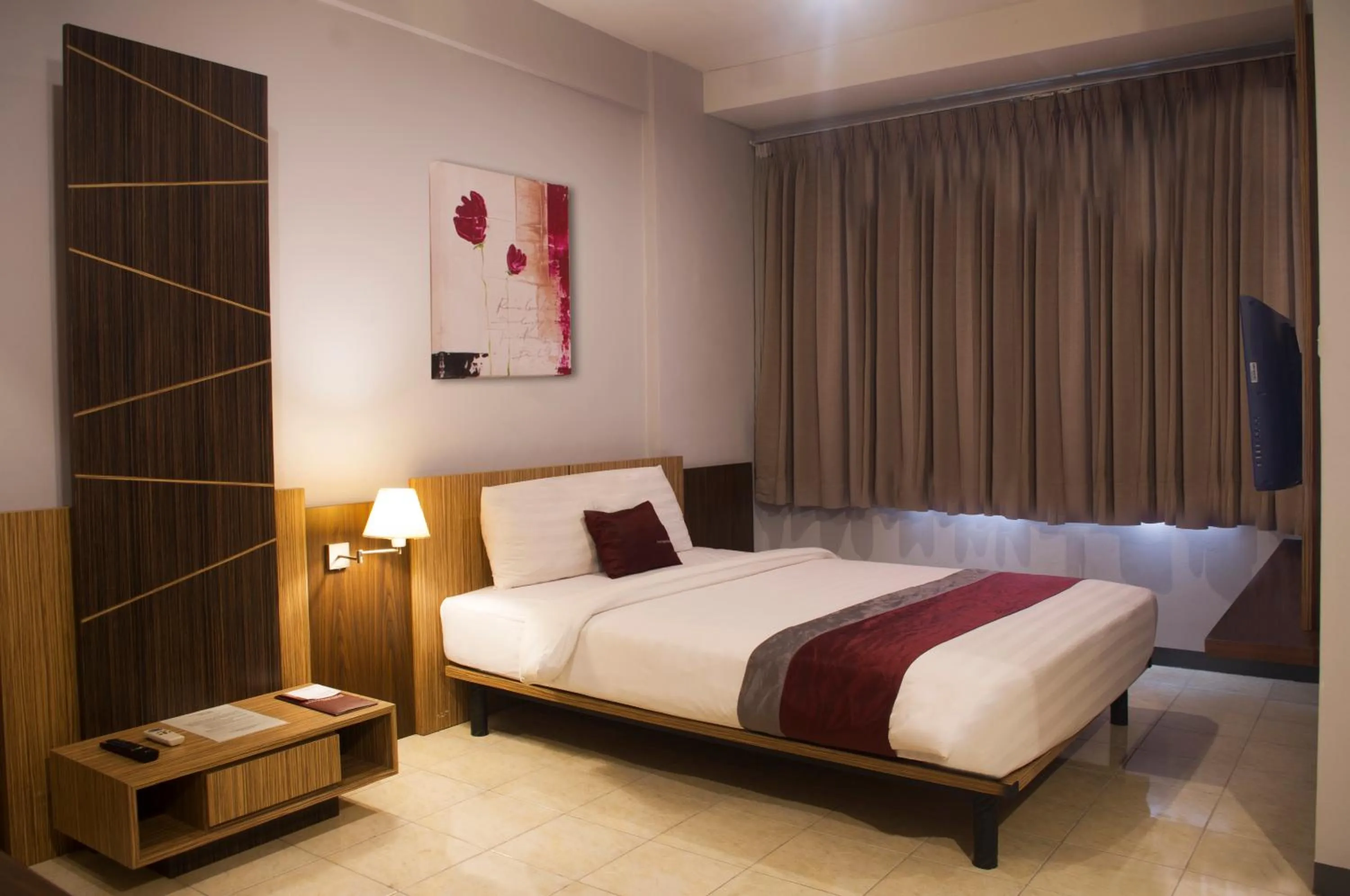 Bedroom, Bed in Valore Hotel