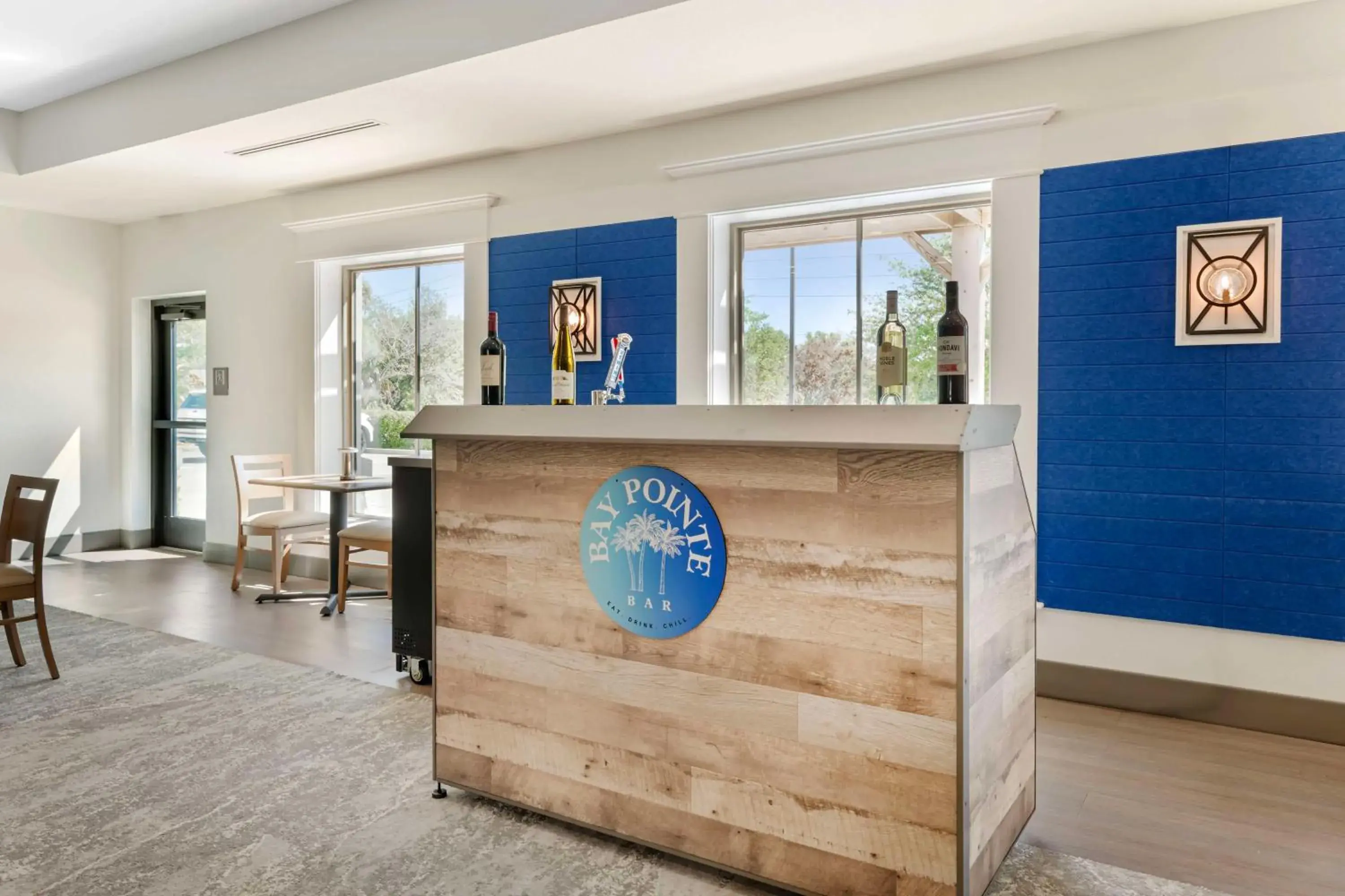 Lounge or bar in Magnolia Pointe; BW Signature Collection Lounge or bar in Magnolia Pointe; BW Signature Collection