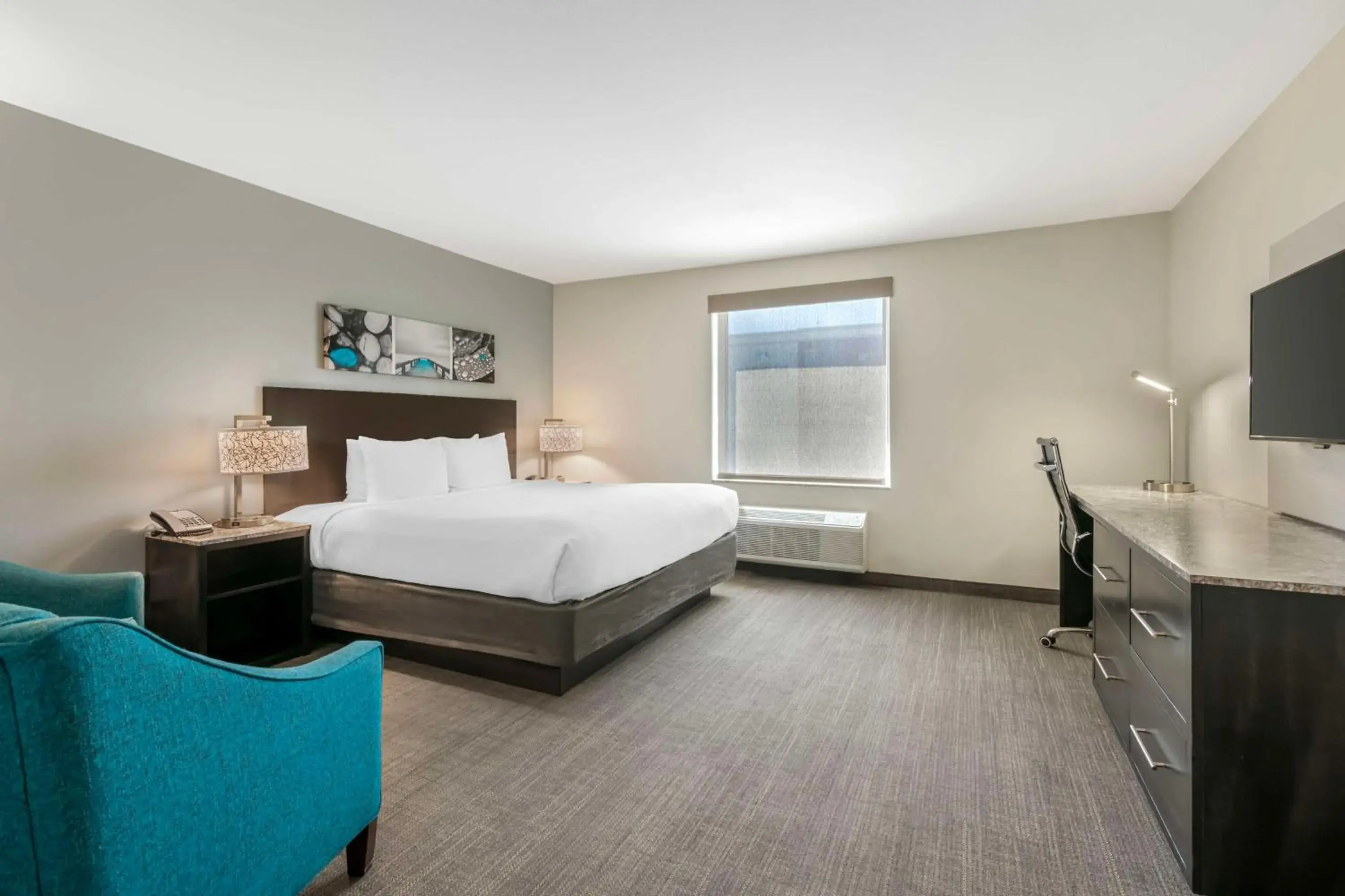 Bedroom, Bed in Magnolia Pointe; BW Signature Collection Bedroom, Bed in Magnolia Pointe; BW Signature Collection