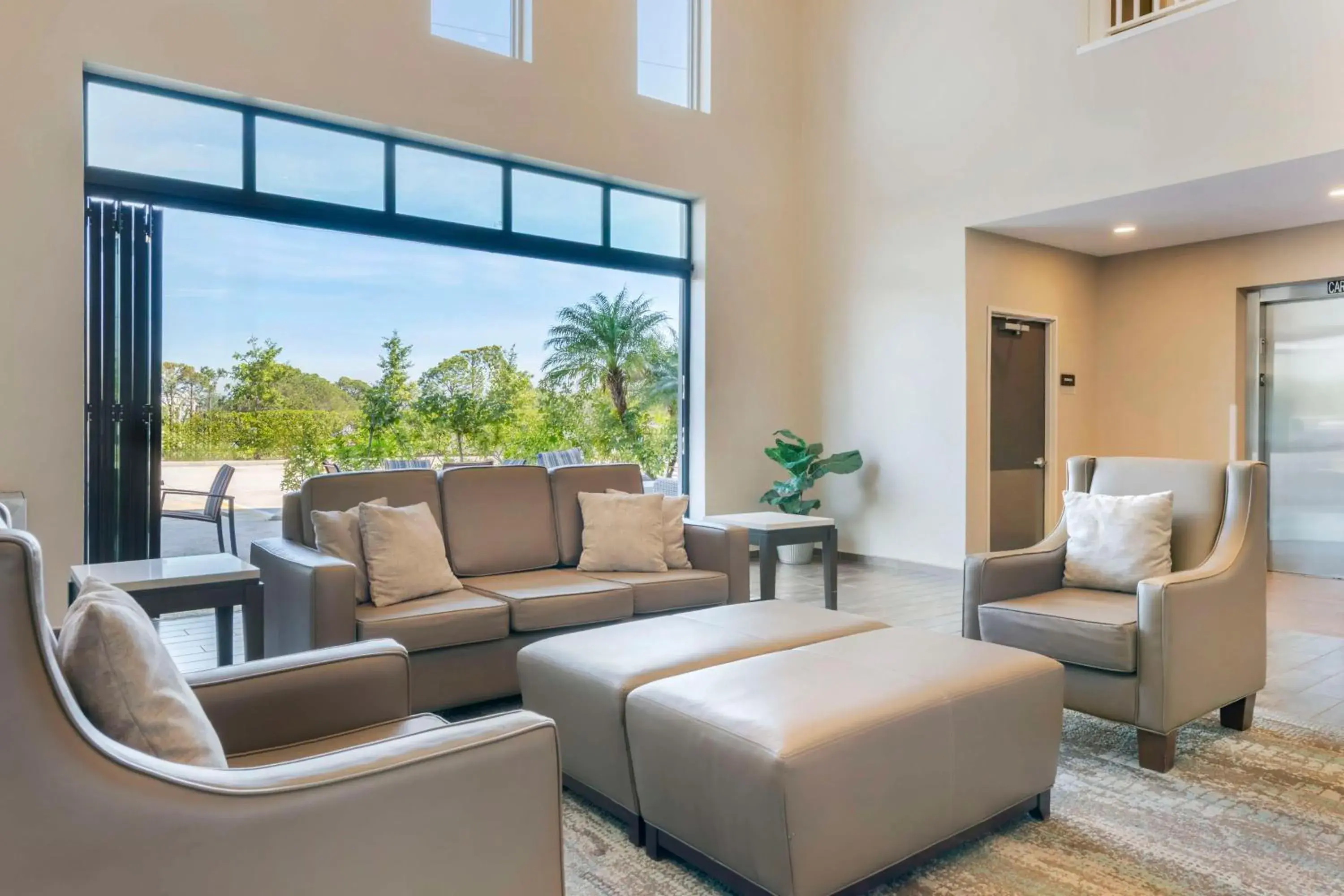 Lobby or reception in Magnolia Pointe; BW Signature Collection Lobby or reception in Magnolia Pointe; BW Signature Collection