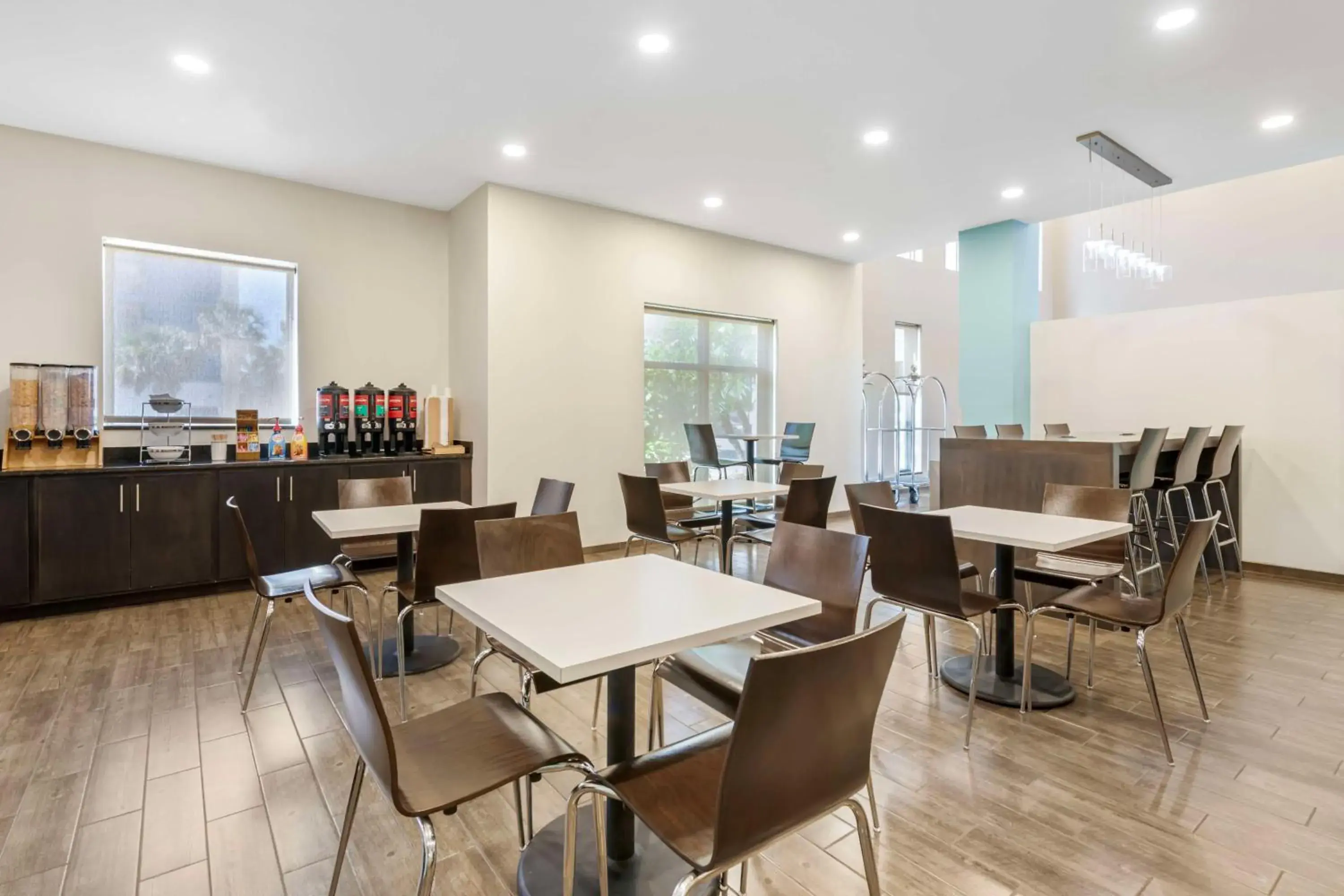 Breakfast in Magnolia Pointe; BW Signature Collection Breakfast in Magnolia Pointe; BW Signature Collection