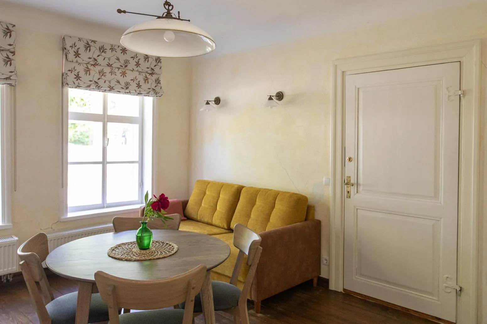 Living room in Allee Apartments