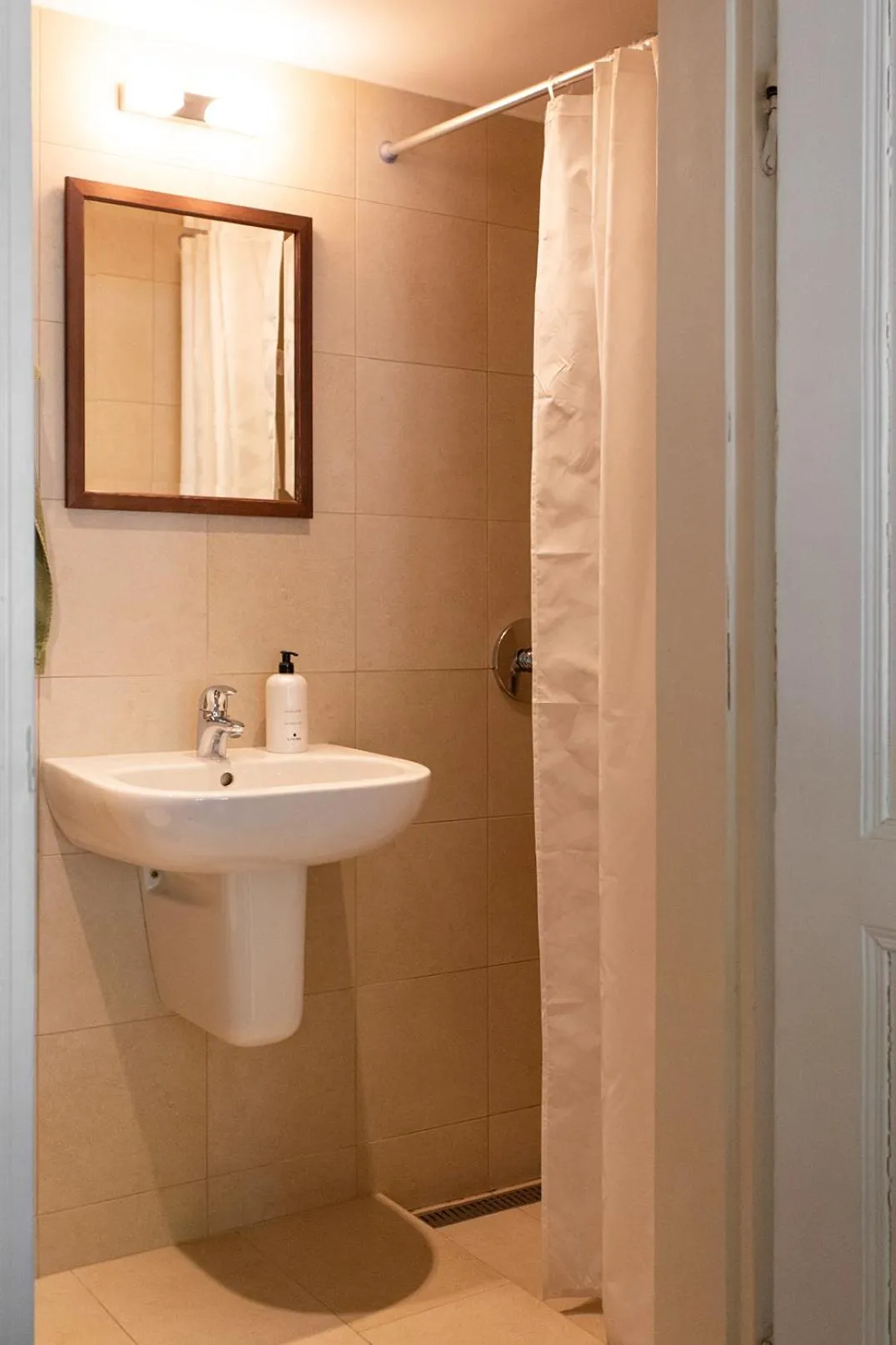 Shower in Allee Apartments