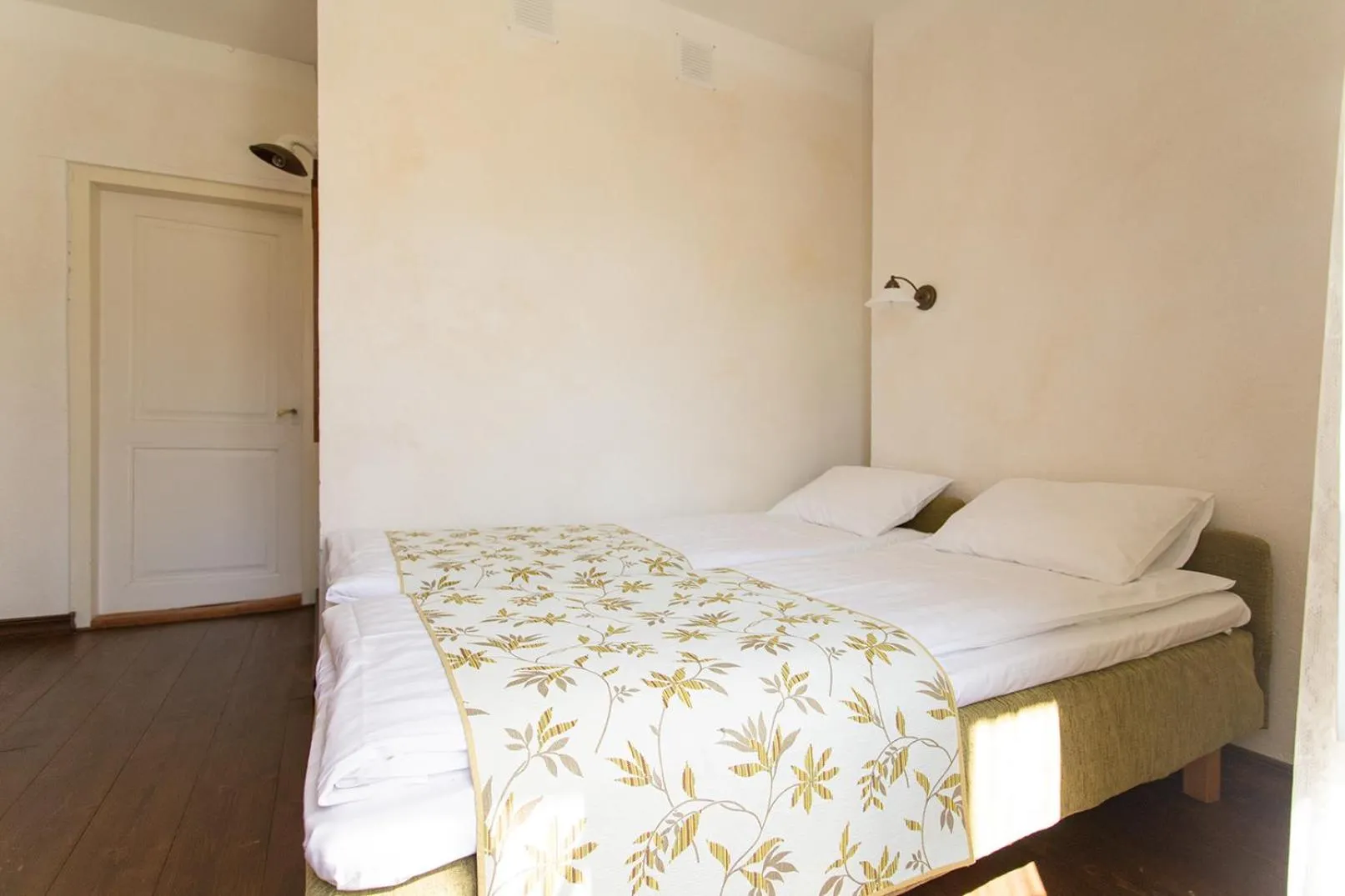 Bed in Allee Apartments