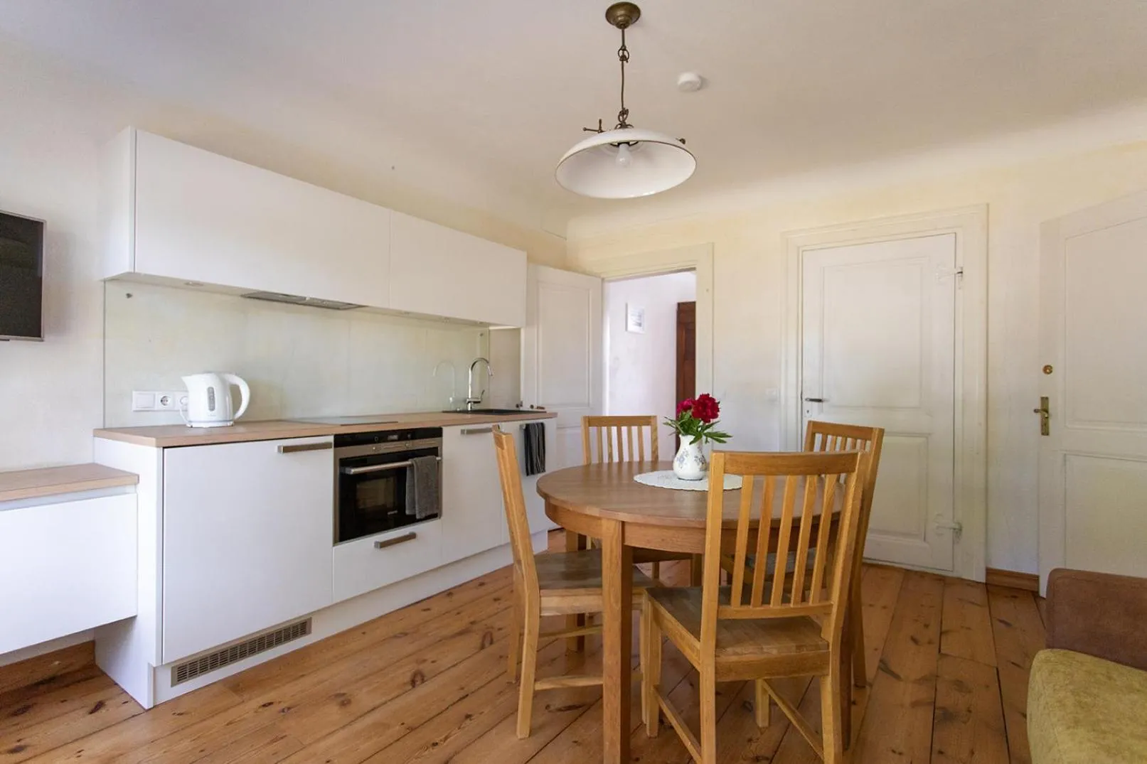 Kitchen or kitchenette in Allee Apartments