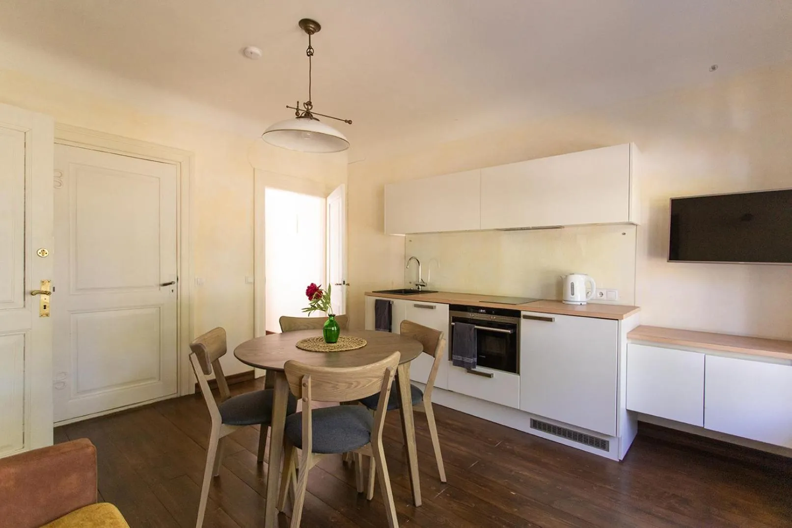 Kitchen or kitchenette in Allee Apartments