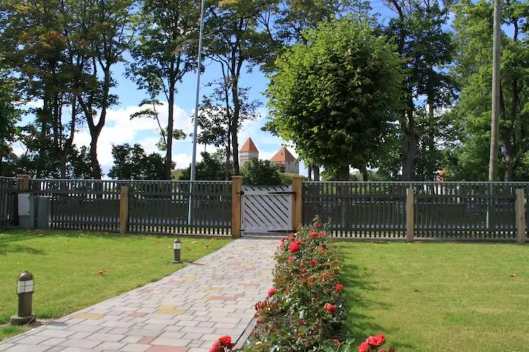 Allee Apartments