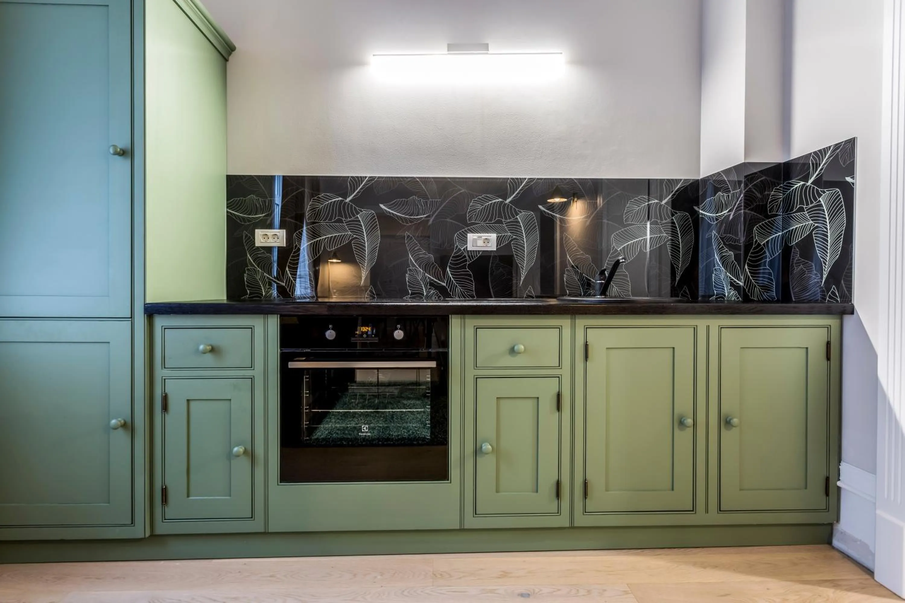 Kitchen or kitchenette in Matisse Bucharest Old Town