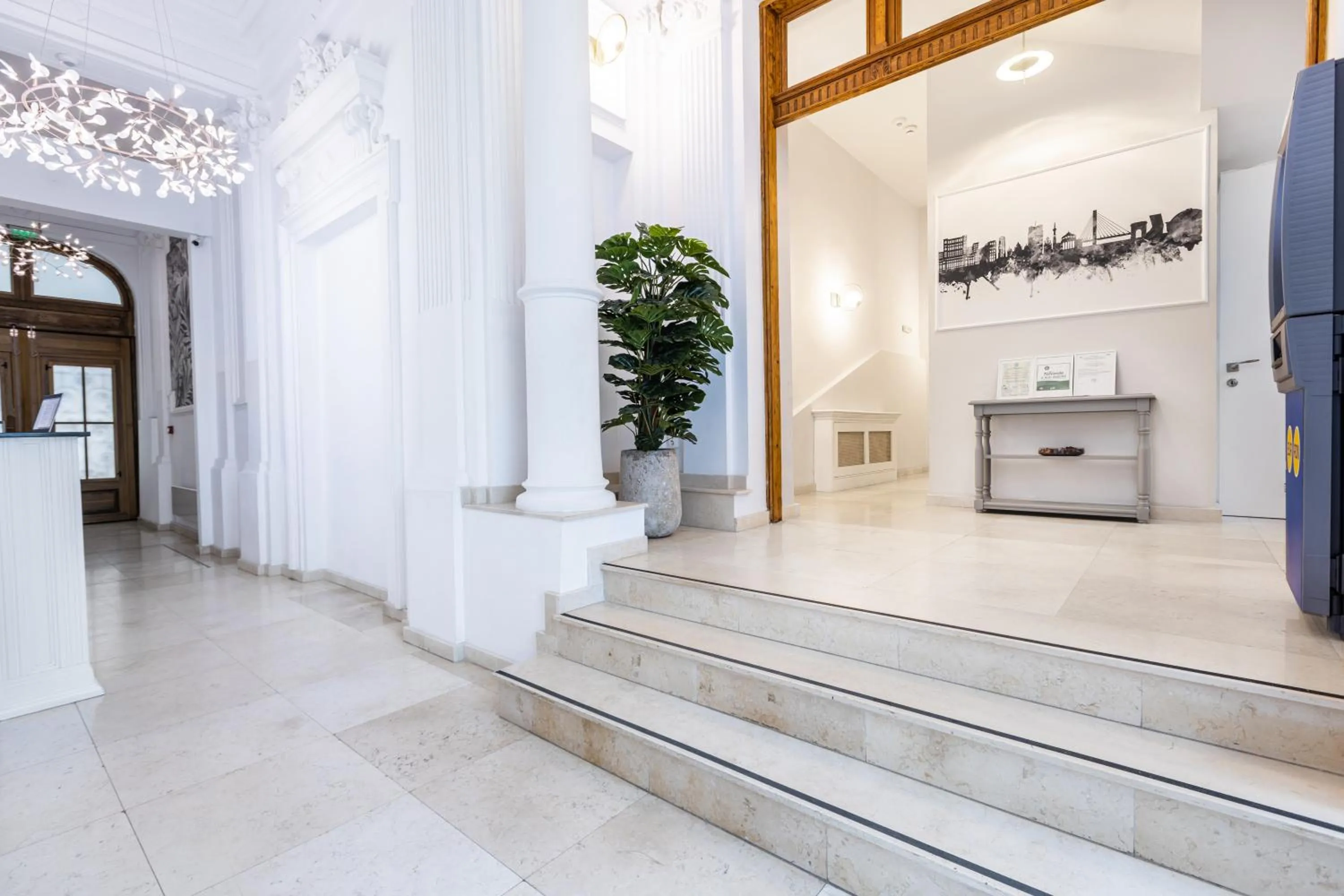 Lobby or reception in Matisse Bucharest Old Town