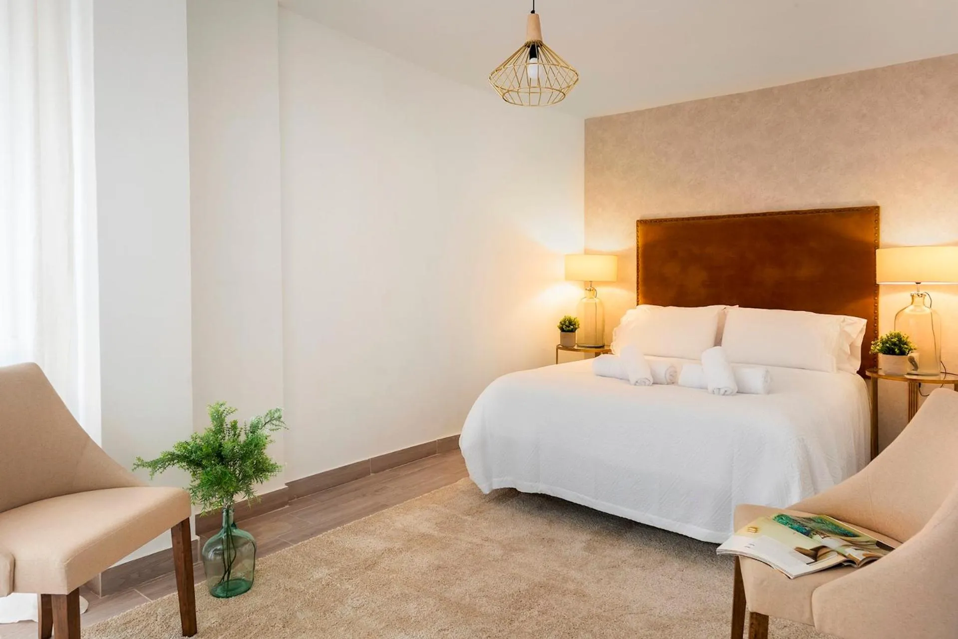 Bed in Genteel Home Plaza de las Flores