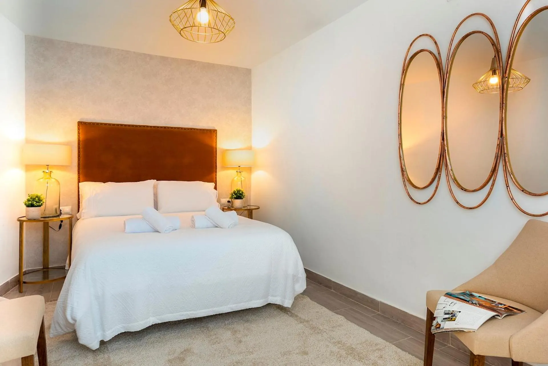 Bed in Genteel Home Plaza de las Flores