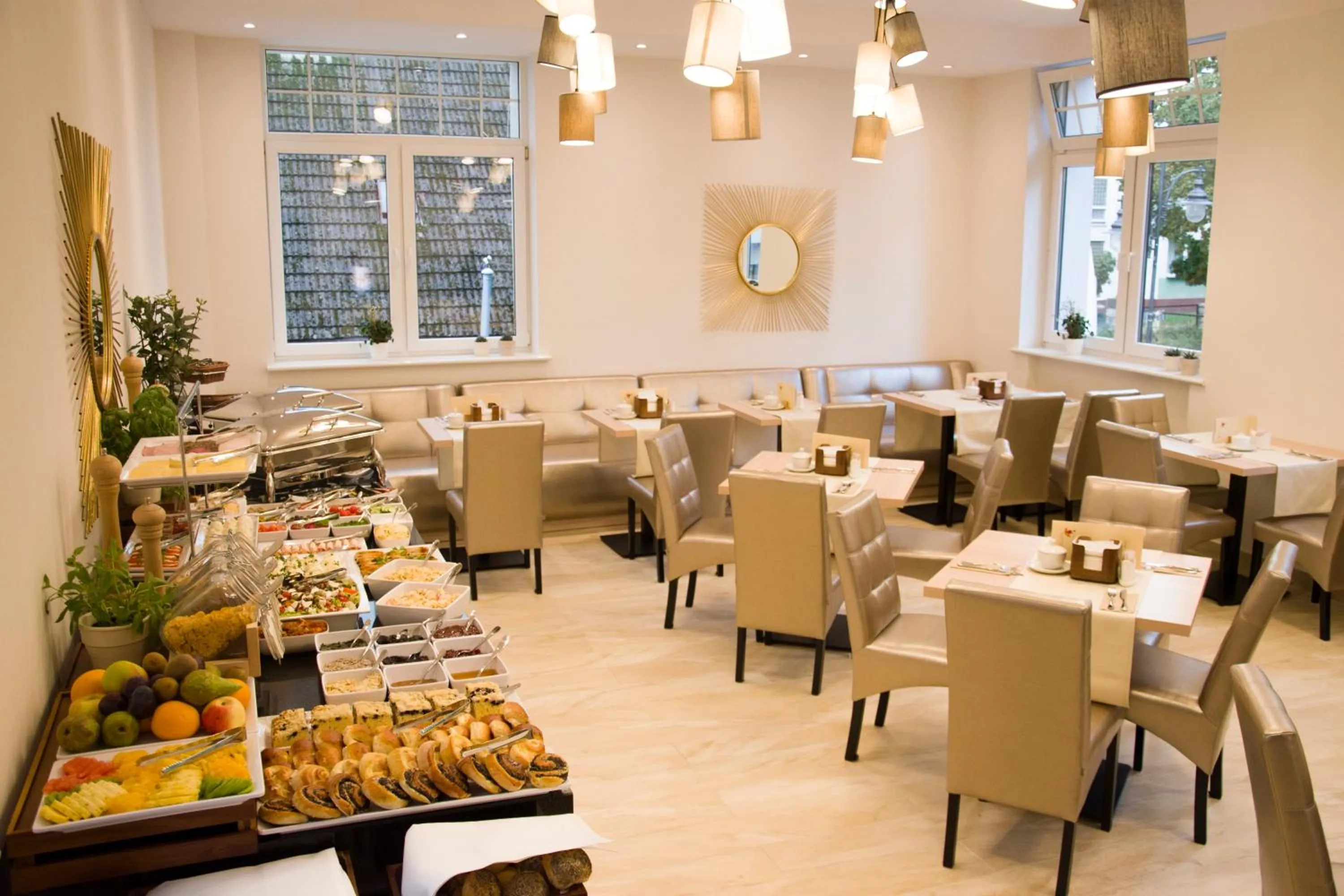 Restaurant/places to eat in The Sun by Lubicz