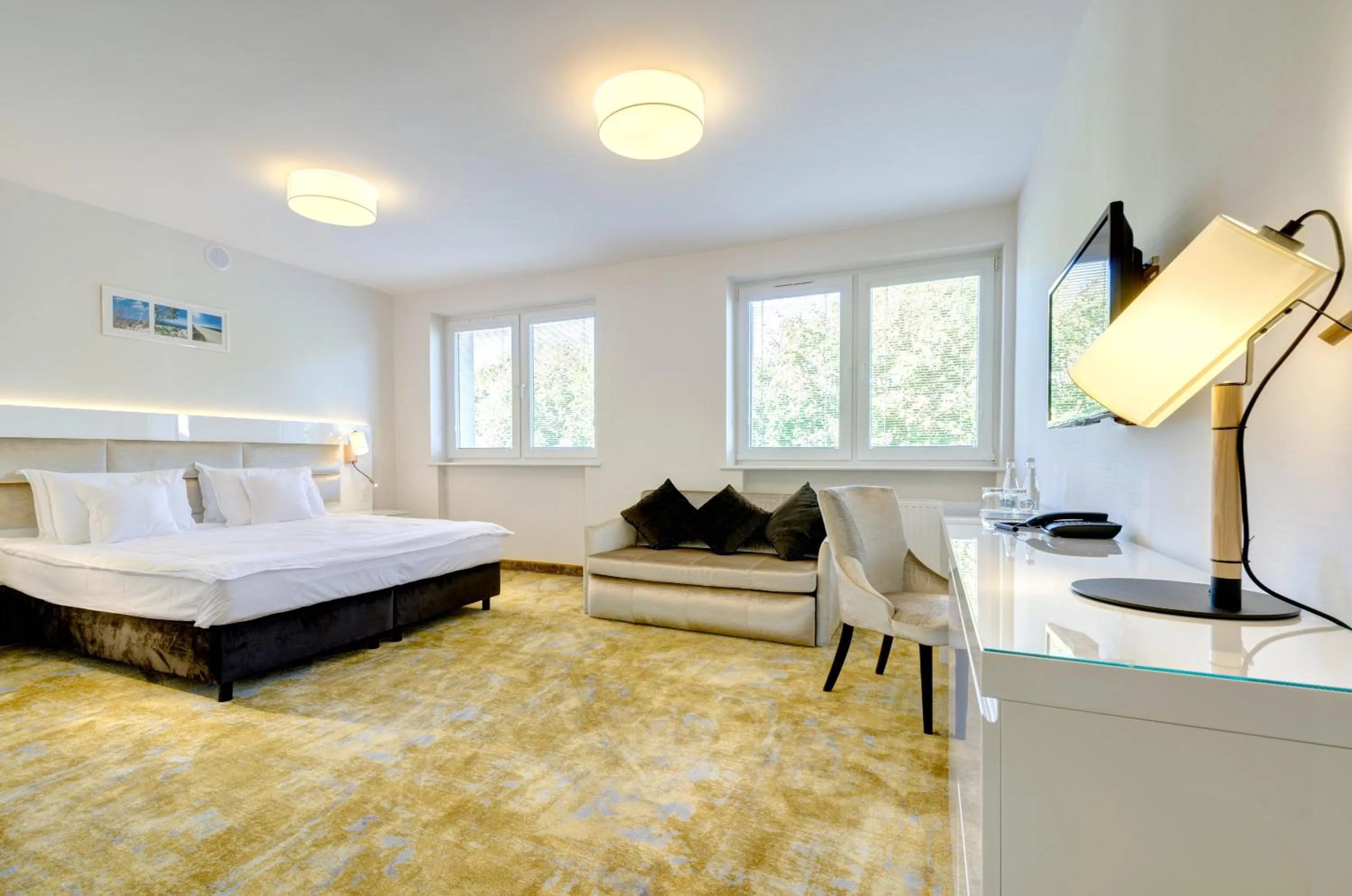 Photo of the whole room, Bed in The Sun by Lubicz